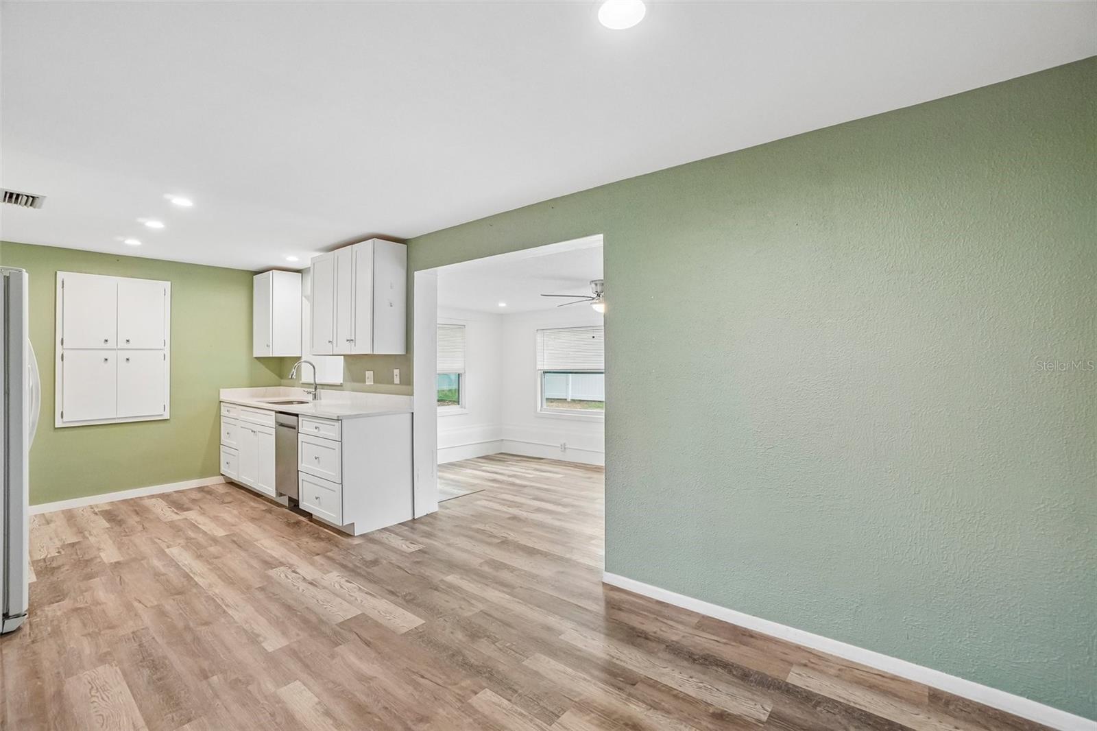 1777 BENTLEY ST — photo 11