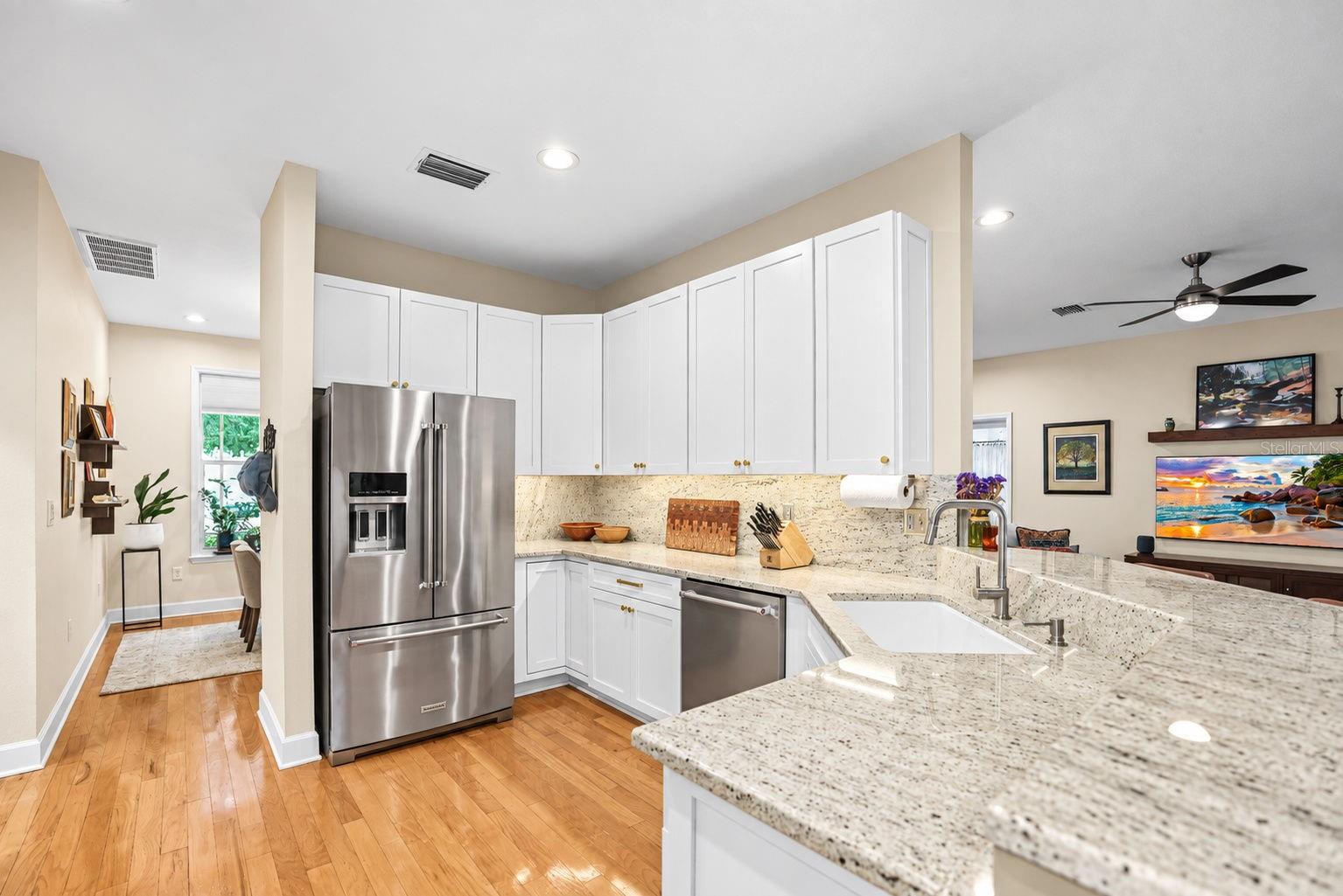 2013 MACARTHUR CT — photo 18