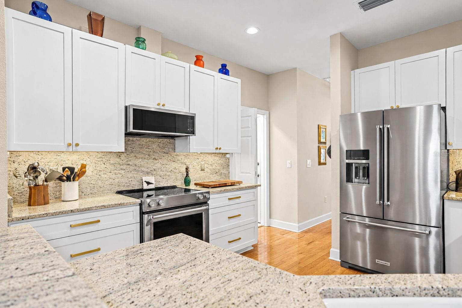 2013 MACARTHUR CT — photo 16