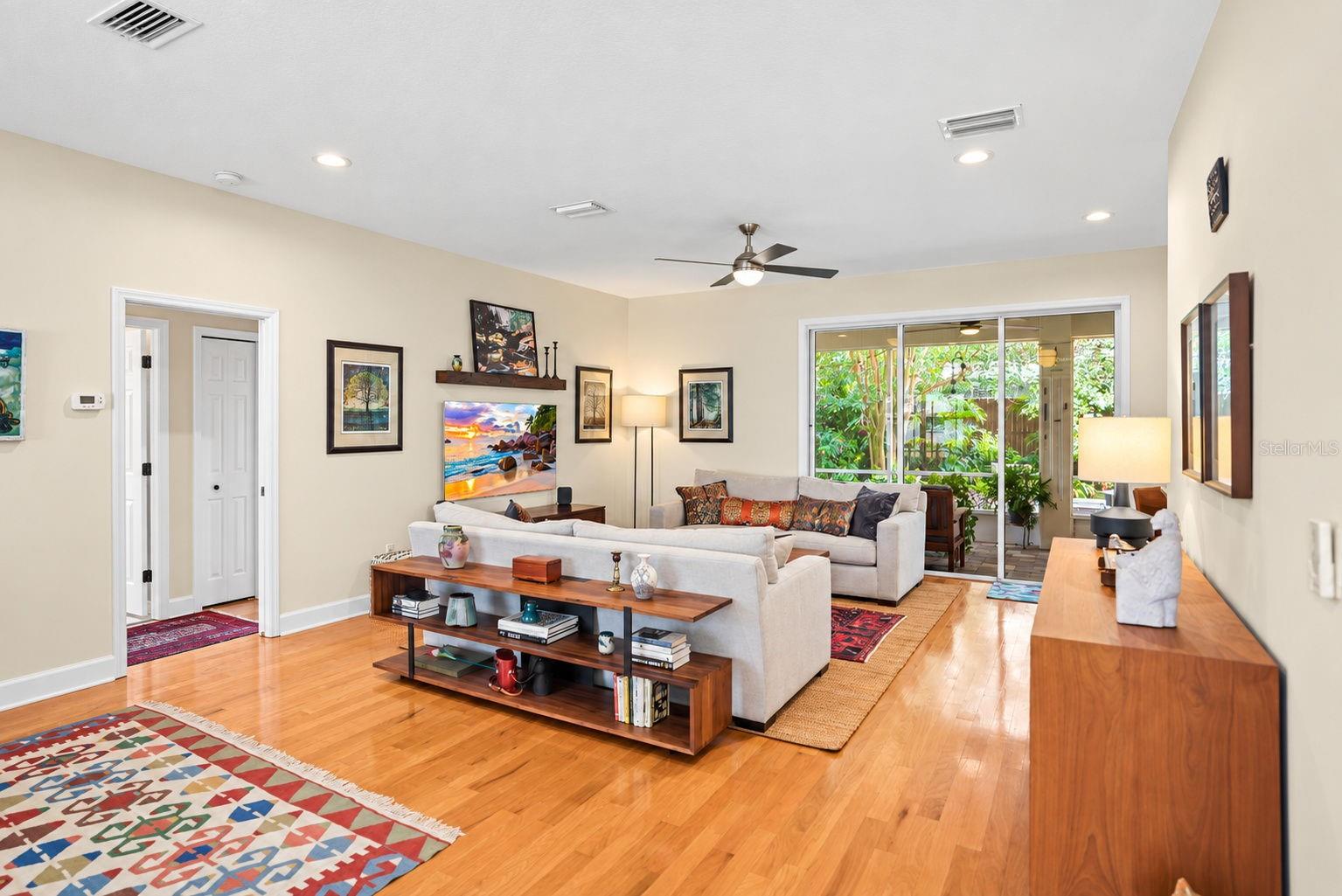 2013 MACARTHUR CT — photo 11