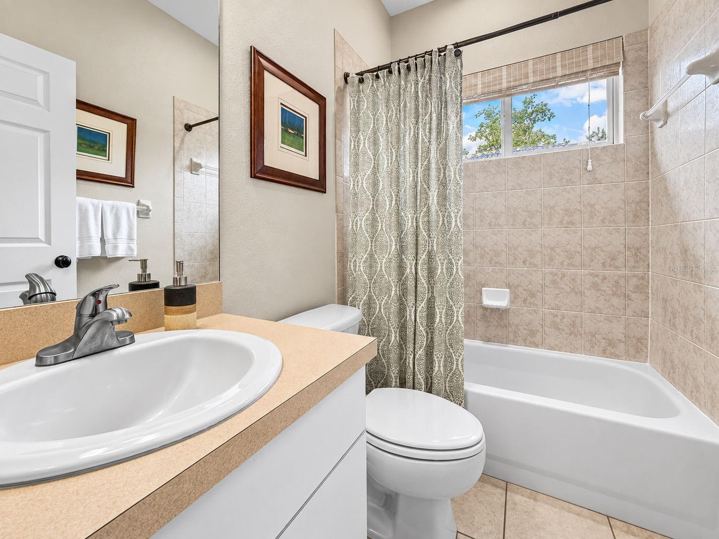 2013 MACARTHUR CT — photo 45