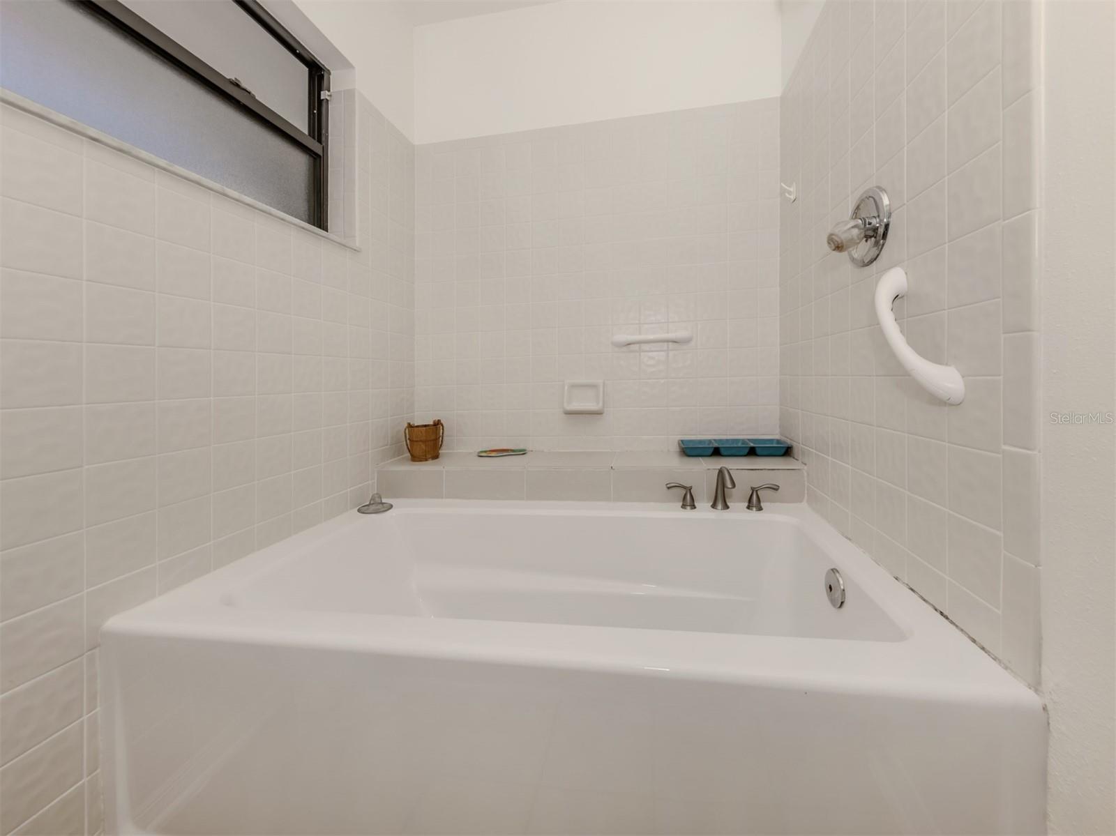 268 SOUTHAMPTON DR #309 — photo 14