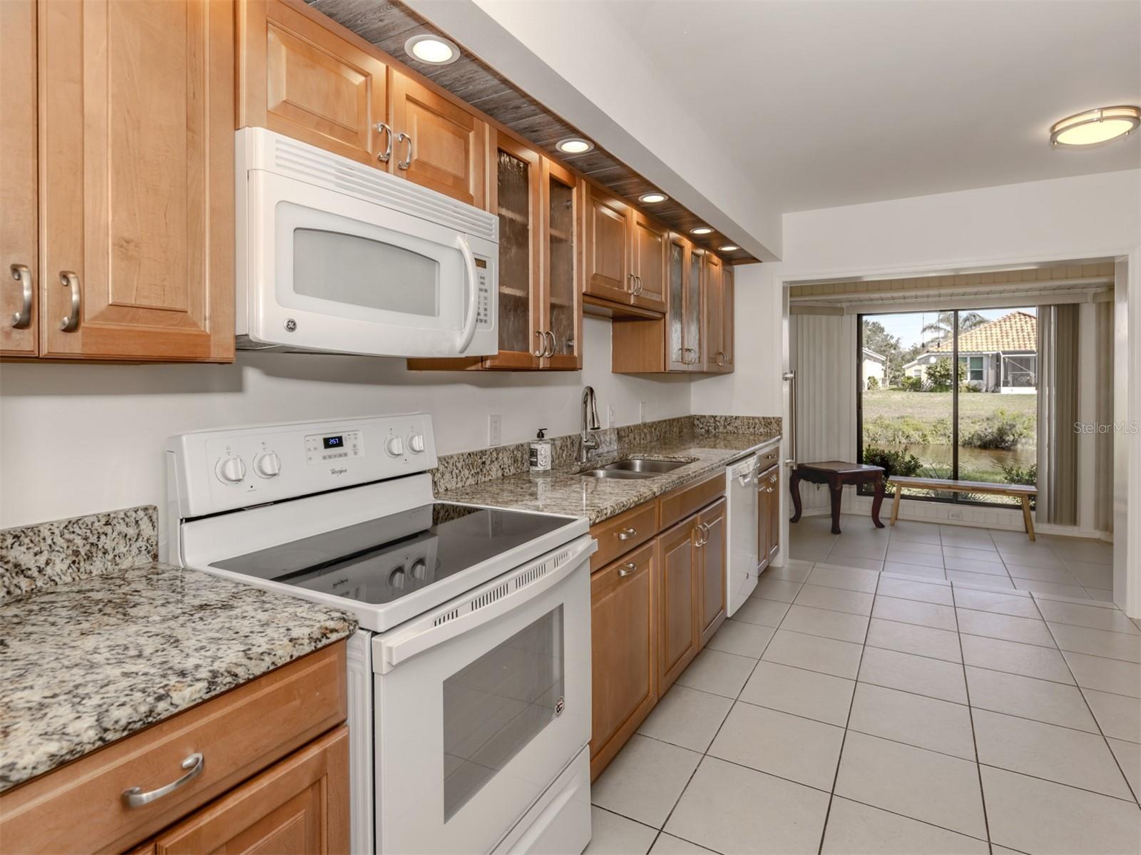 268 SOUTHAMPTON DR #309 — photo 18