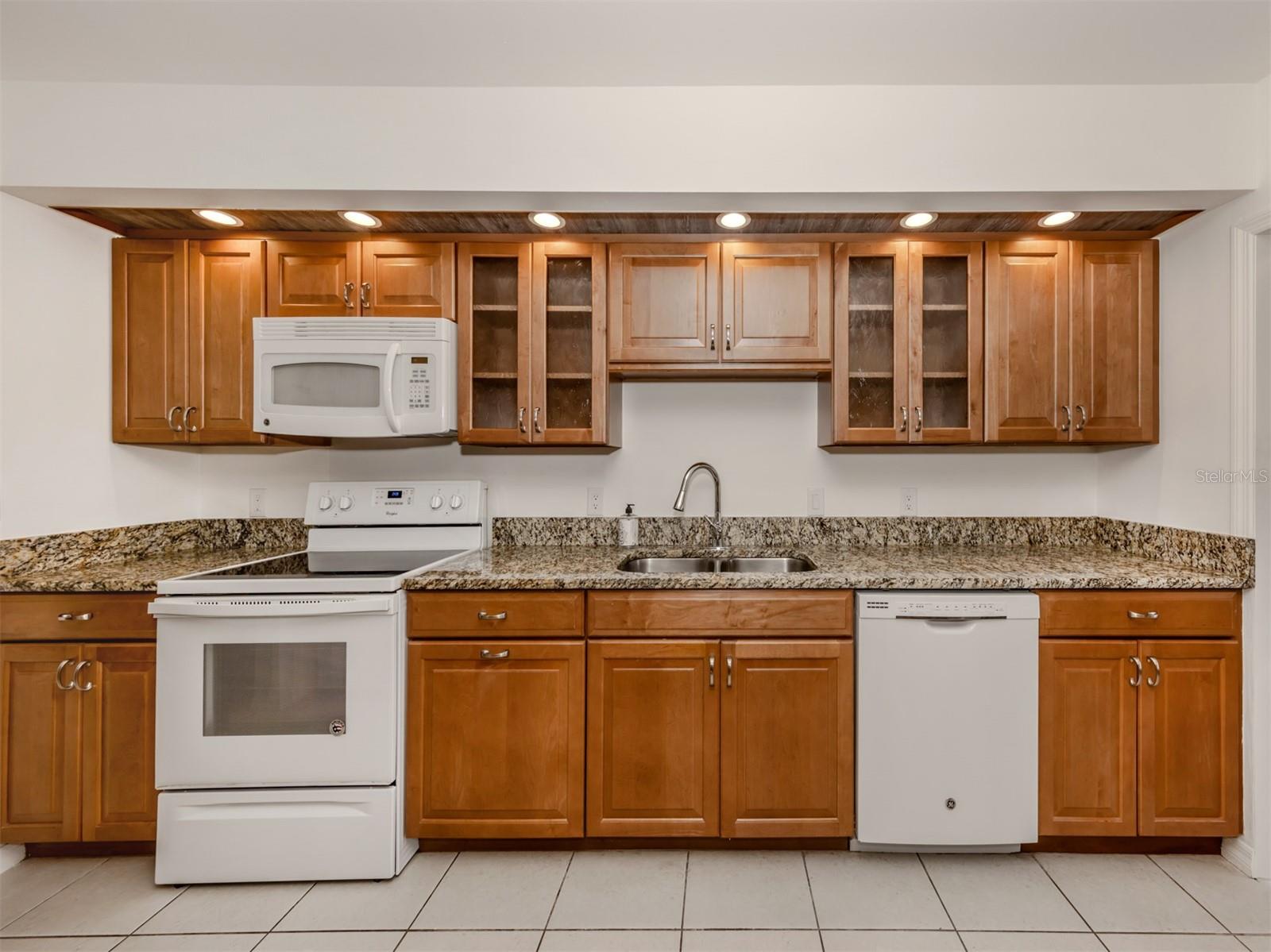 268 SOUTHAMPTON DR #309 — photo 20