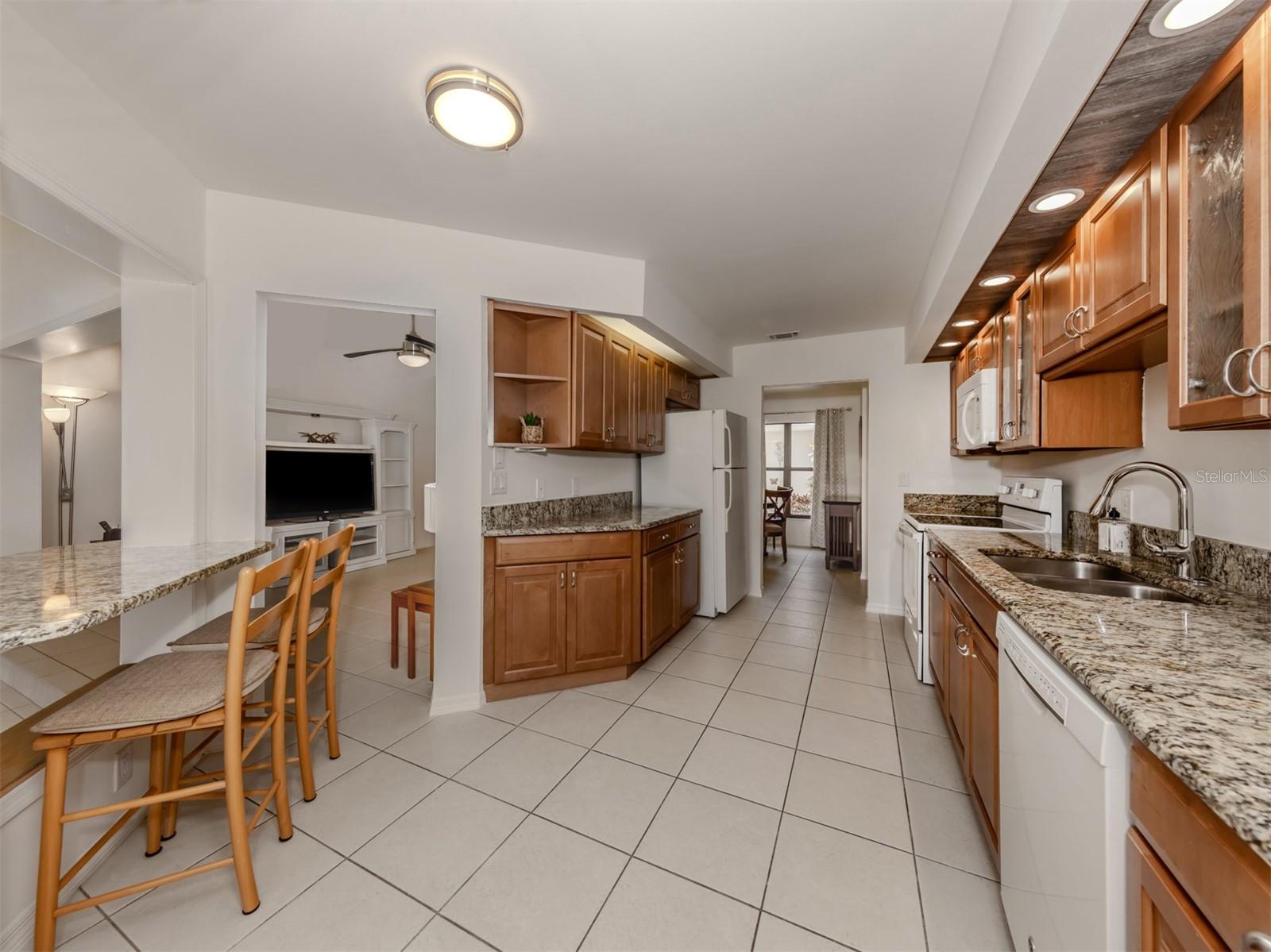 268 SOUTHAMPTON DR #309 — photo 21