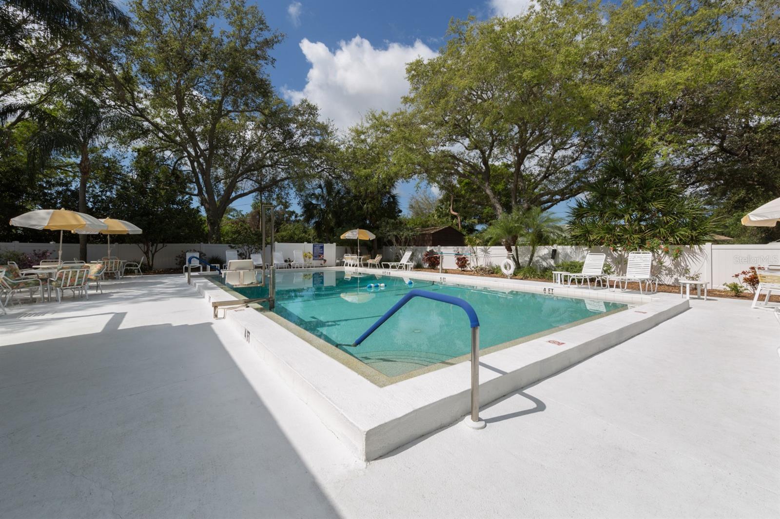 268 SOUTHAMPTON DR #309 — photo 32