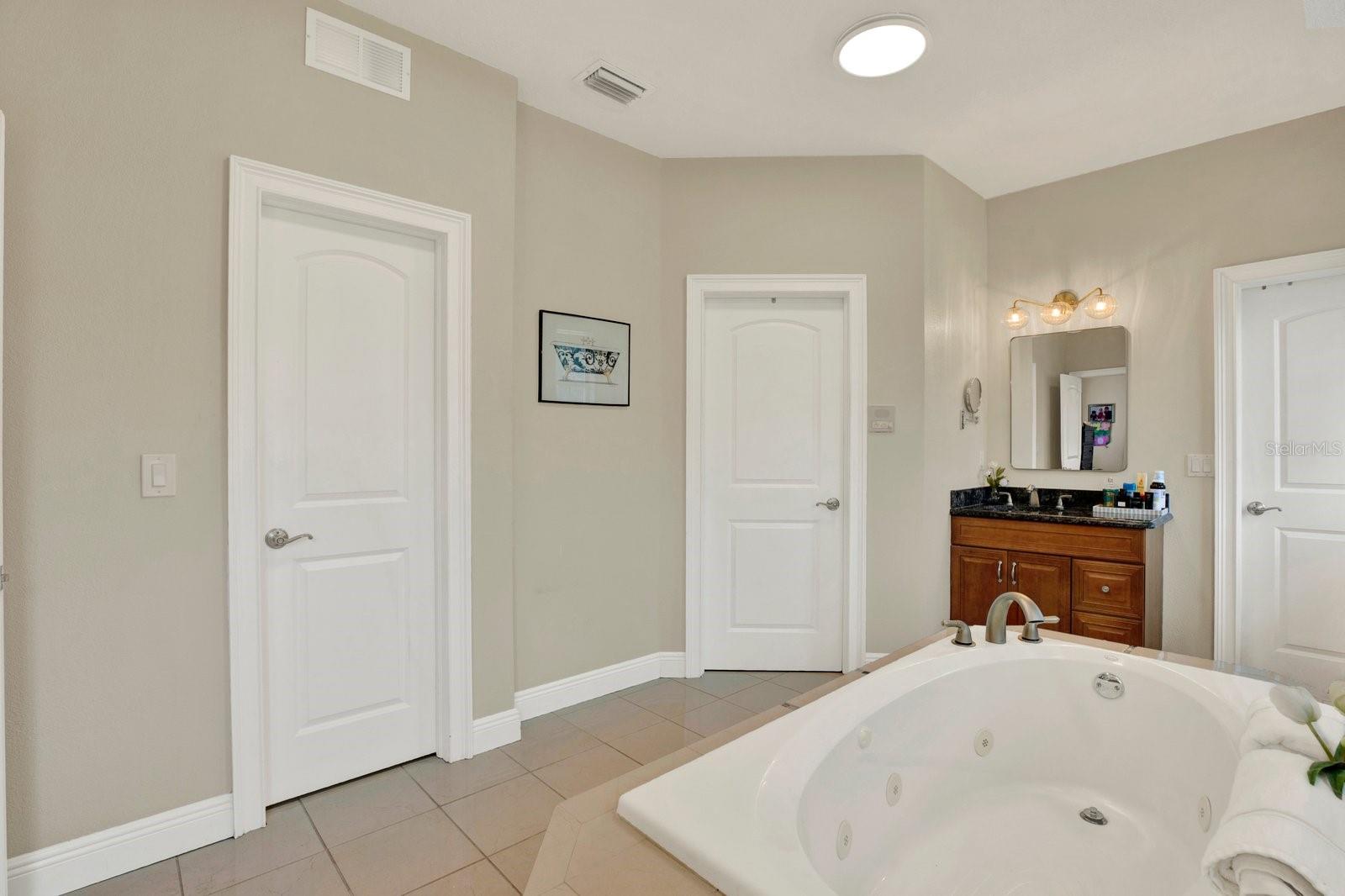2721 N ROYAL CT — photo 33