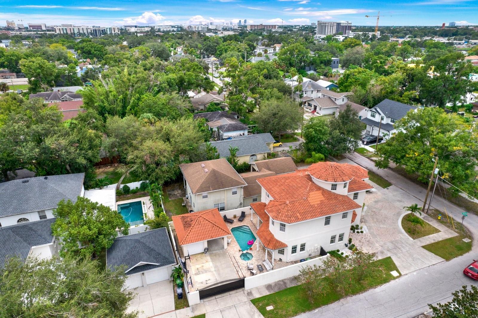 2721 N ROYAL CT — photo 49