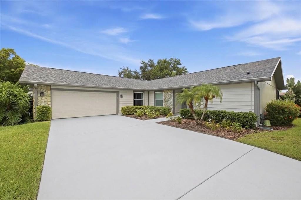 3379 HYDE PARK DR — photo 2