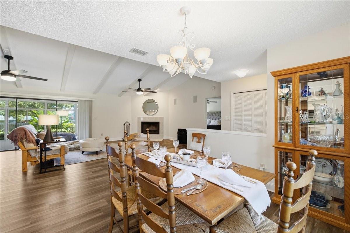 3379 HYDE PARK DR — photo 10