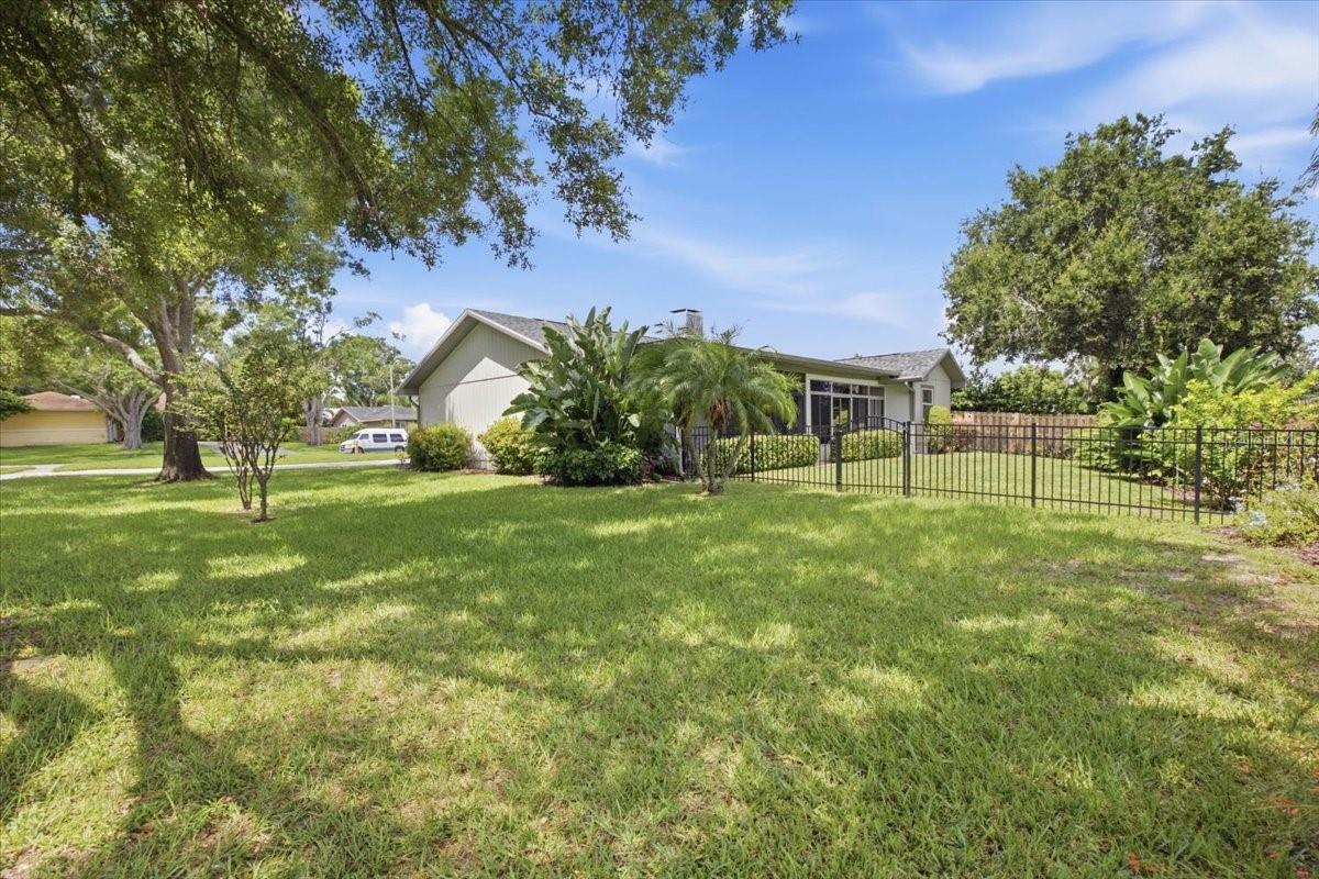 3379 HYDE PARK DR — photo 39