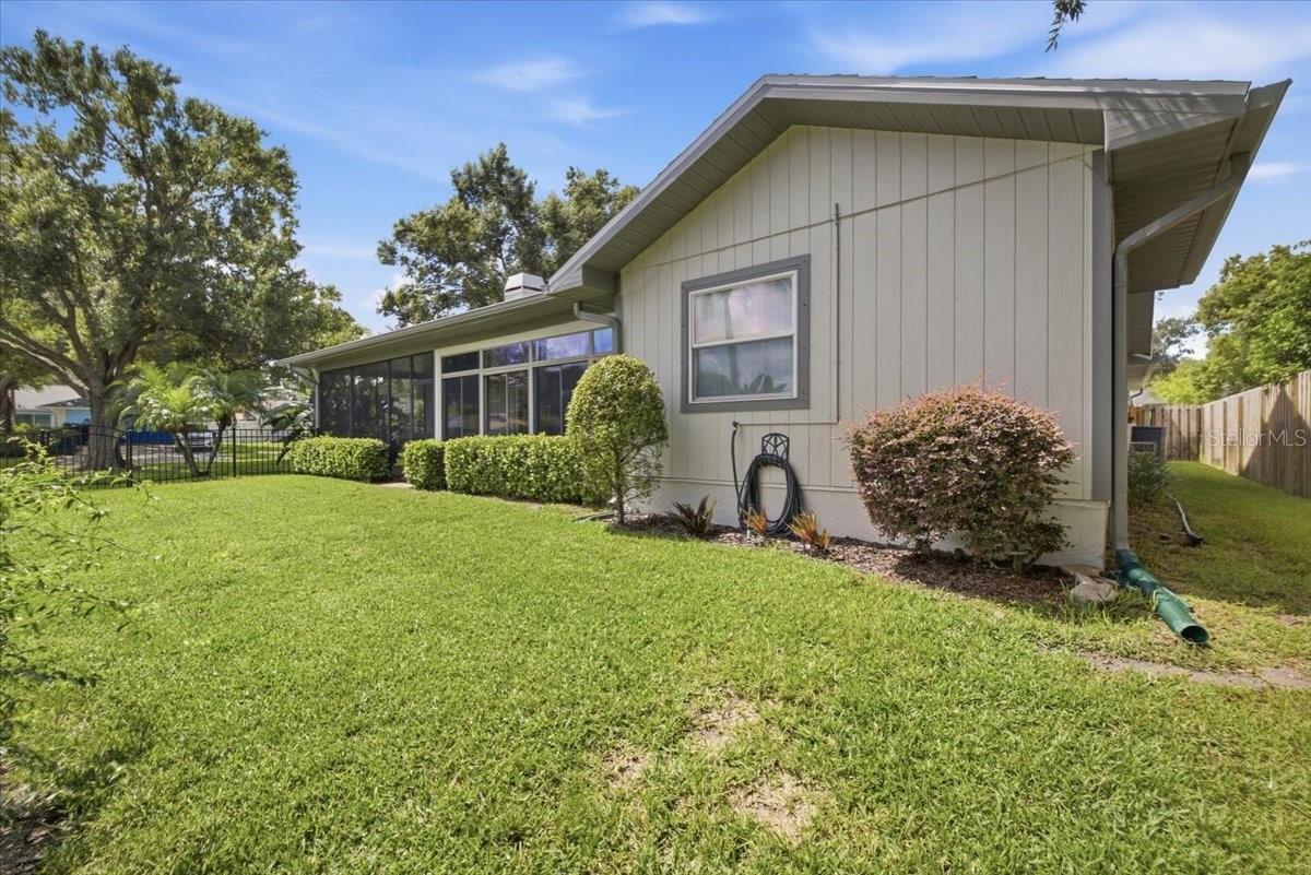 3379 HYDE PARK DR — photo 38