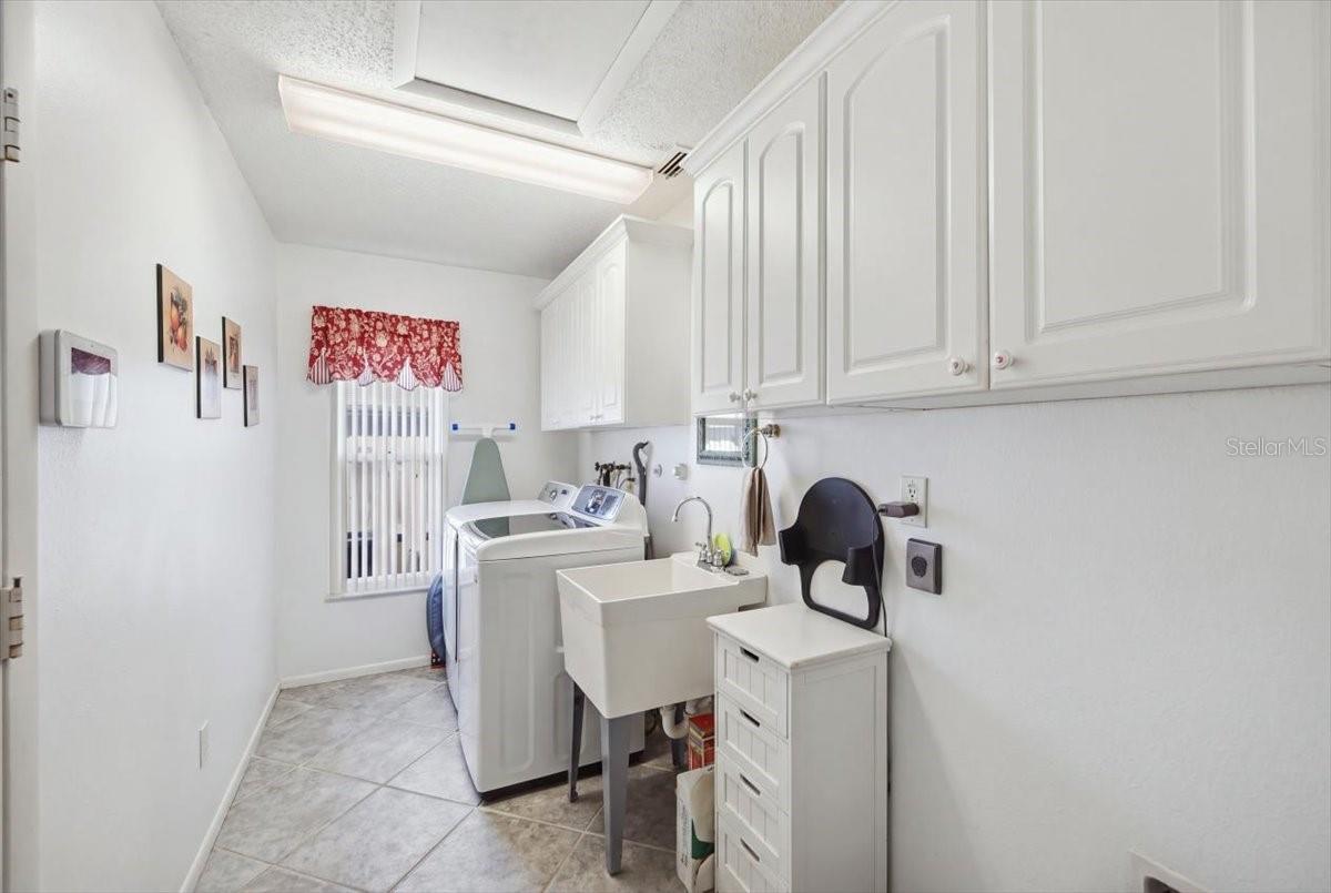 3379 HYDE PARK DR — photo 33