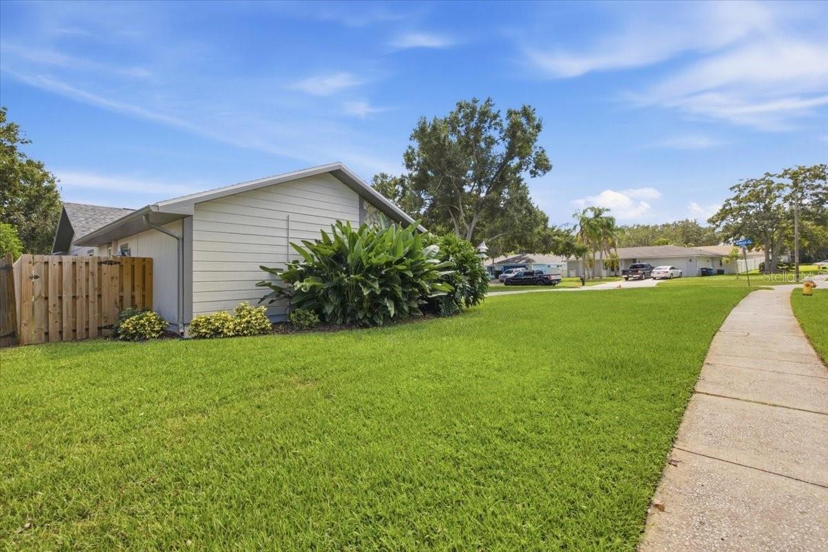 3379 HYDE PARK DR — photo 42