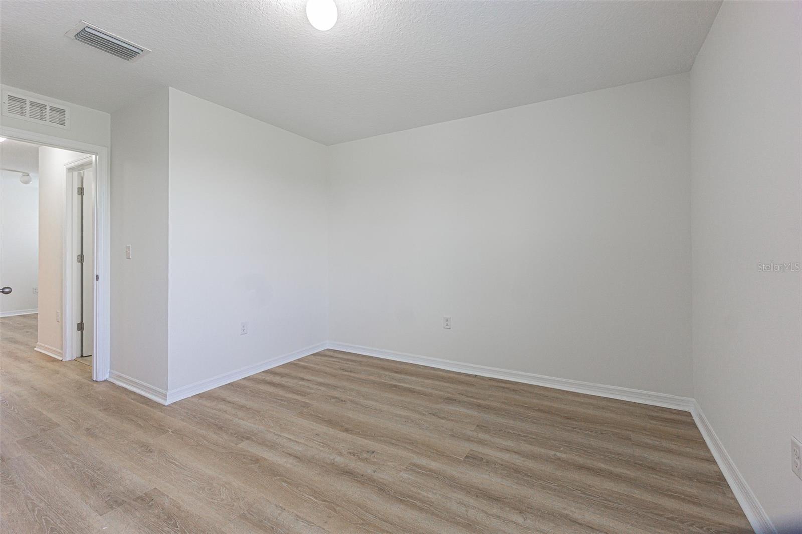 10536 WHISPERING HAMMOCK DR — photo 14