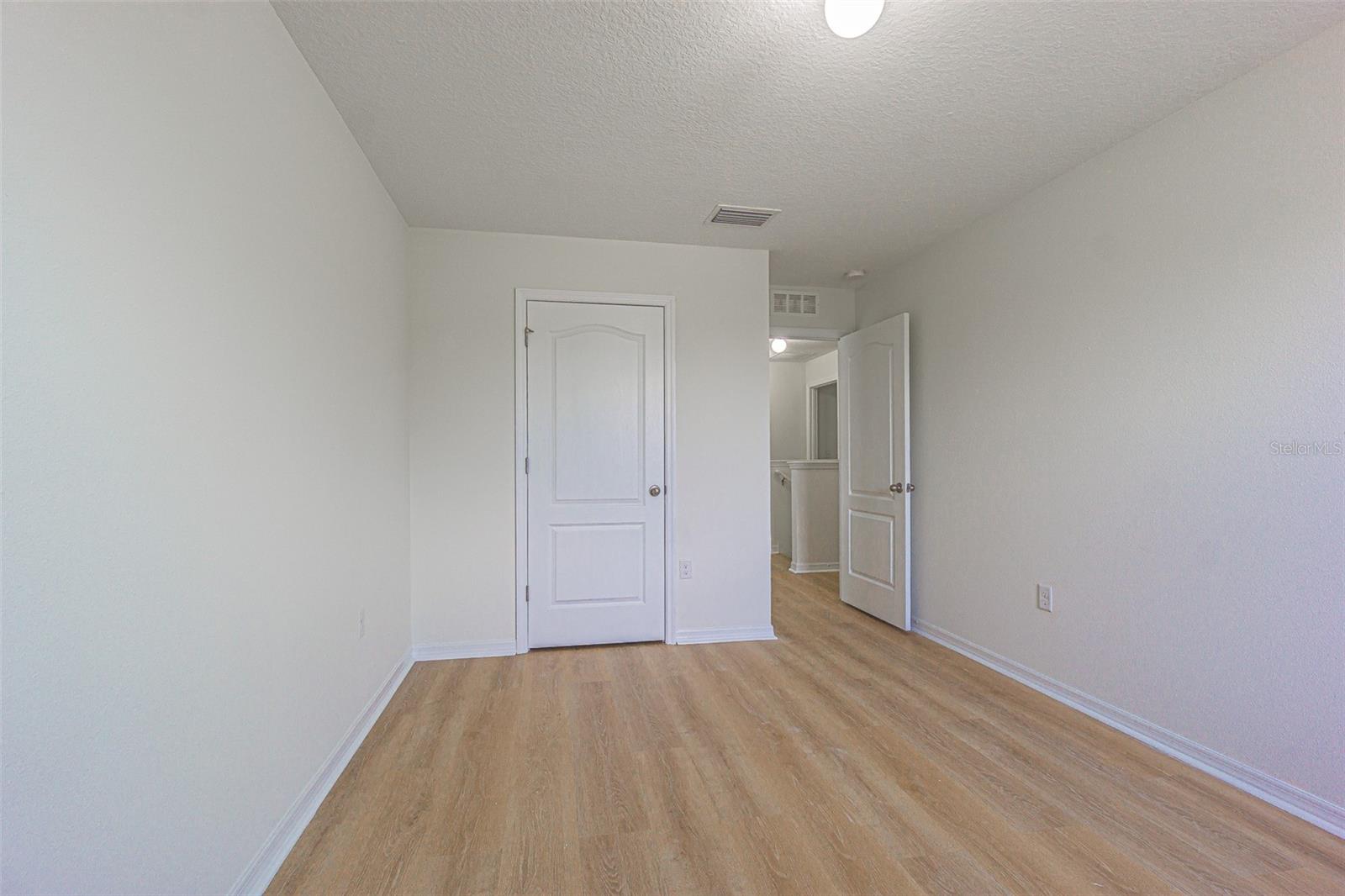 10536 WHISPERING HAMMOCK DR — photo 18