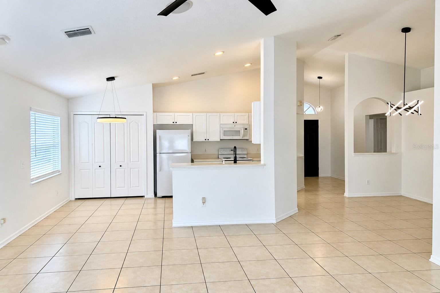 905 ROCKY MOUNTAIN CT — photo 3