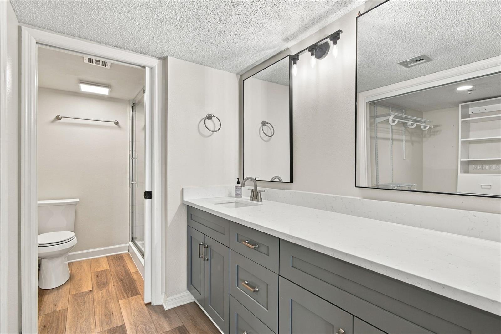 690 ISLAND WAY #511 — photo 29