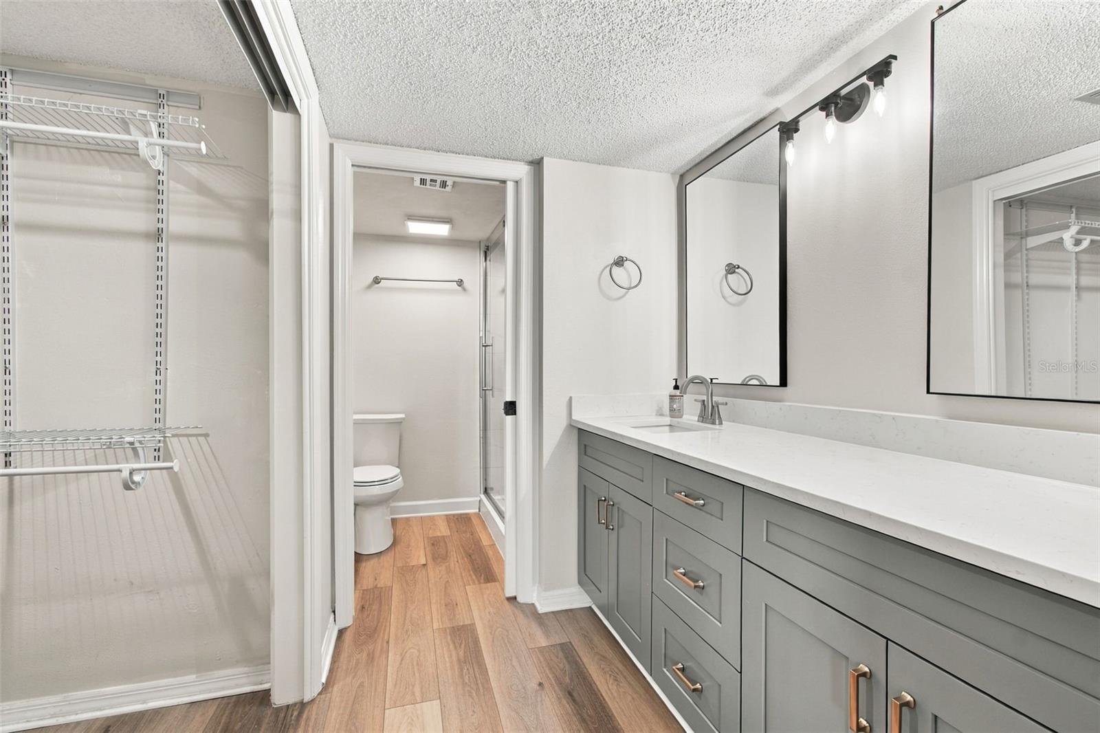 690 ISLAND WAY #511 — photo 32