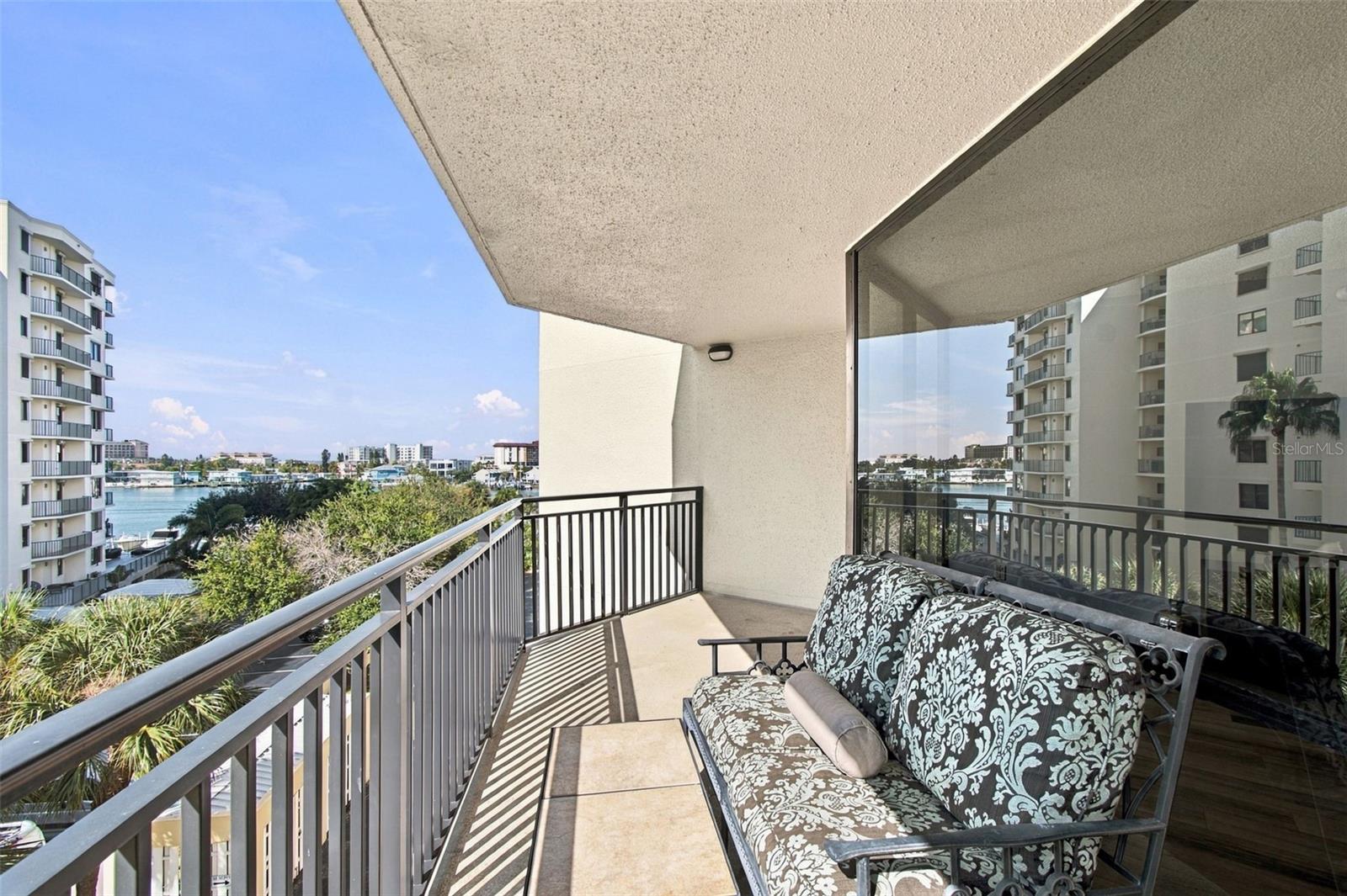 690 ISLAND WAY #511 — photo 34