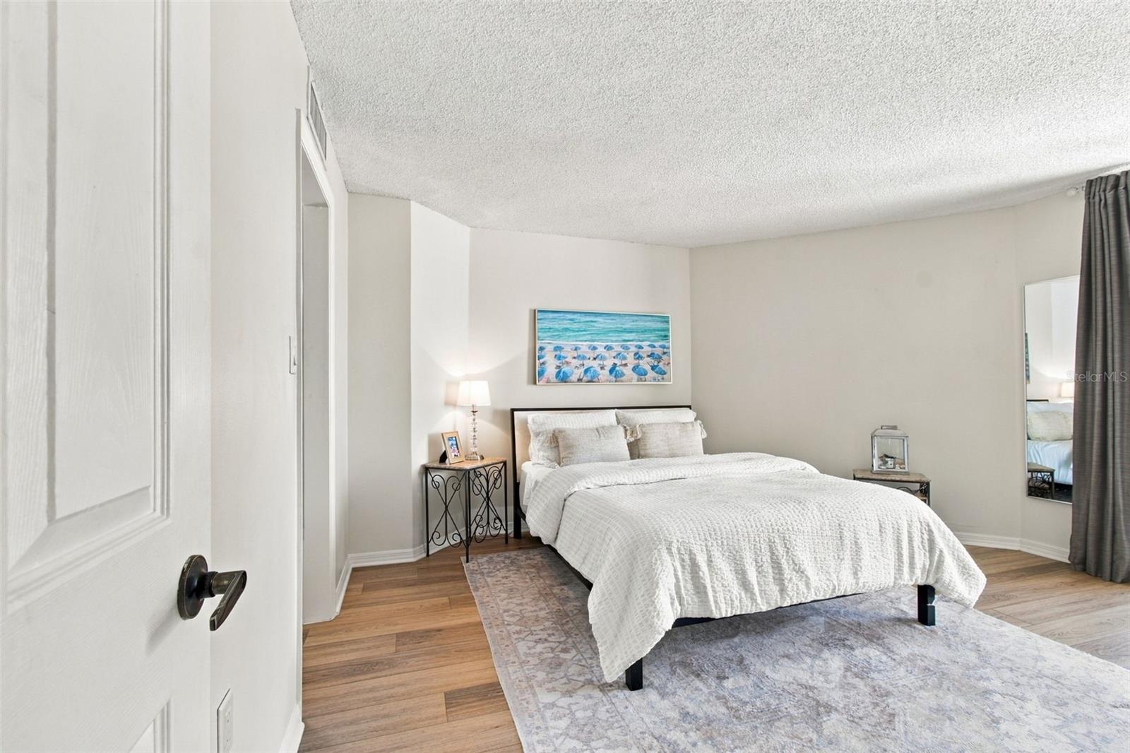 690 ISLAND WAY #511 — photo 27