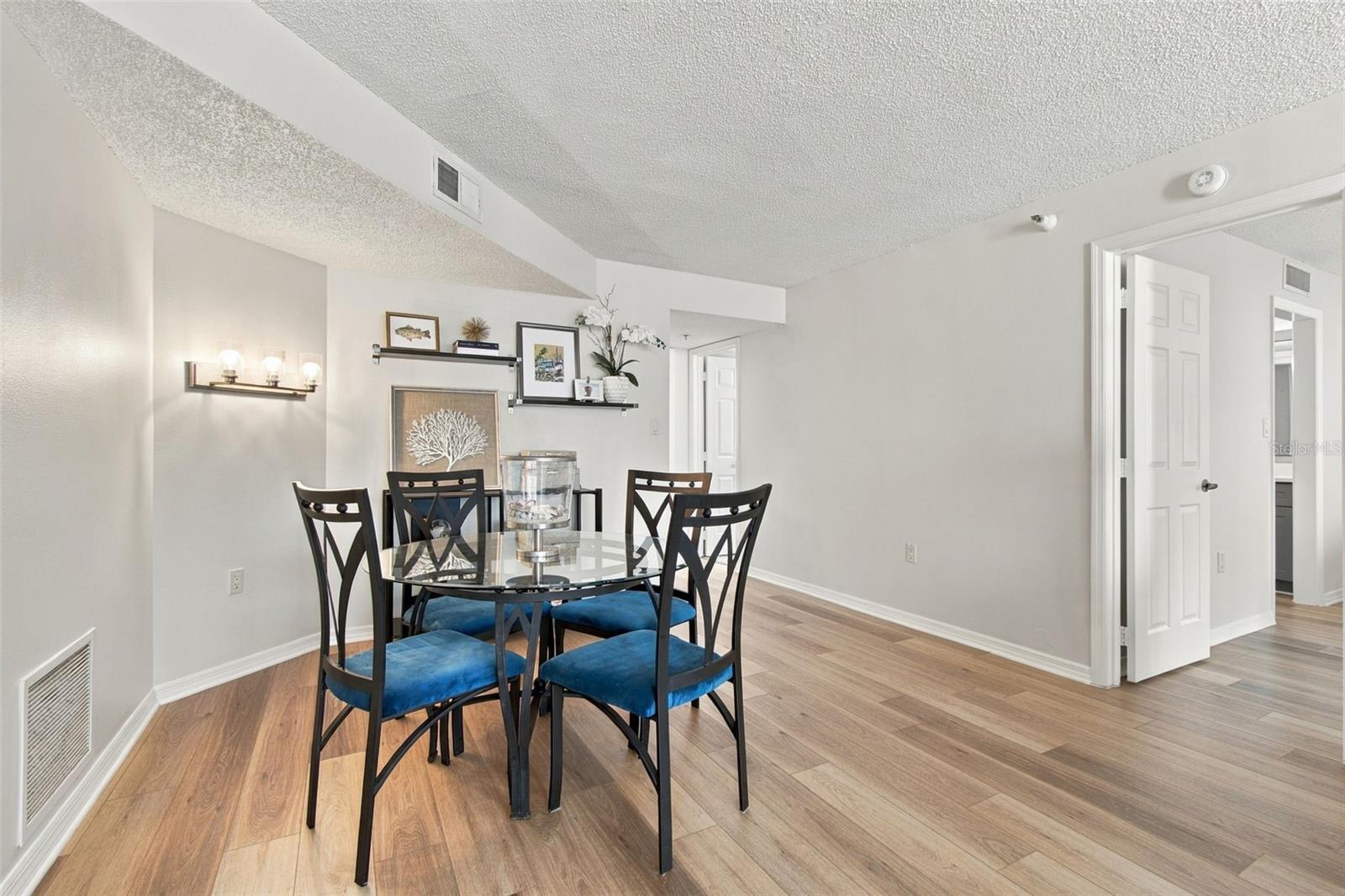 690 ISLAND WAY #511 — photo 26