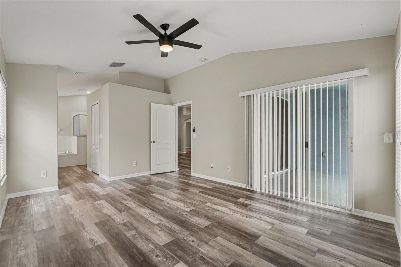 4204 MORNING BREEZE CT — photo 8