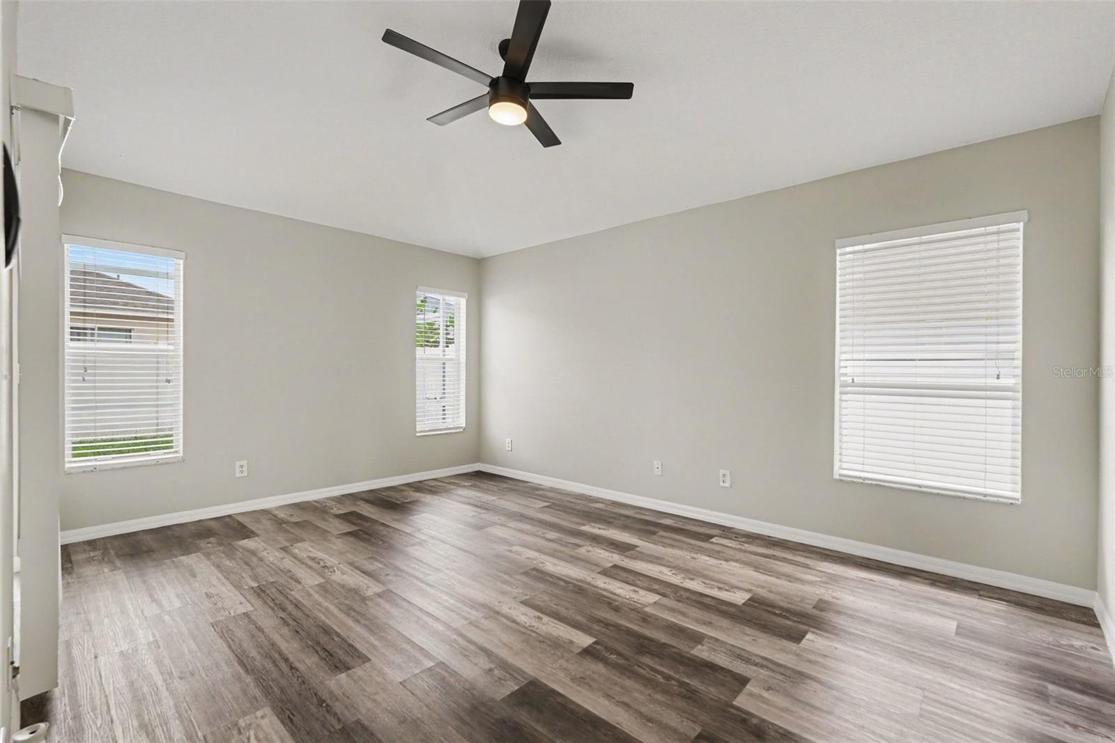 4204 MORNING BREEZE CT — photo 9