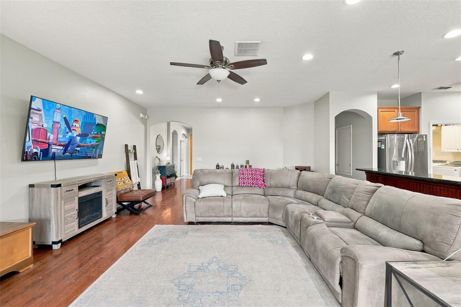 9808 CARR RD — photo 8
