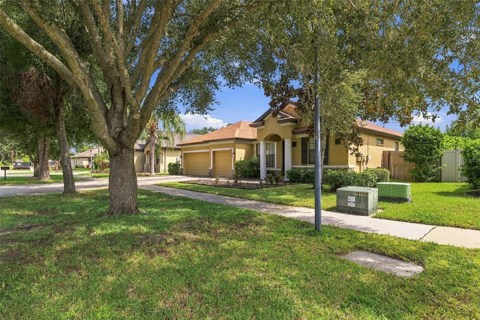 9808 CARR RD — photo 3