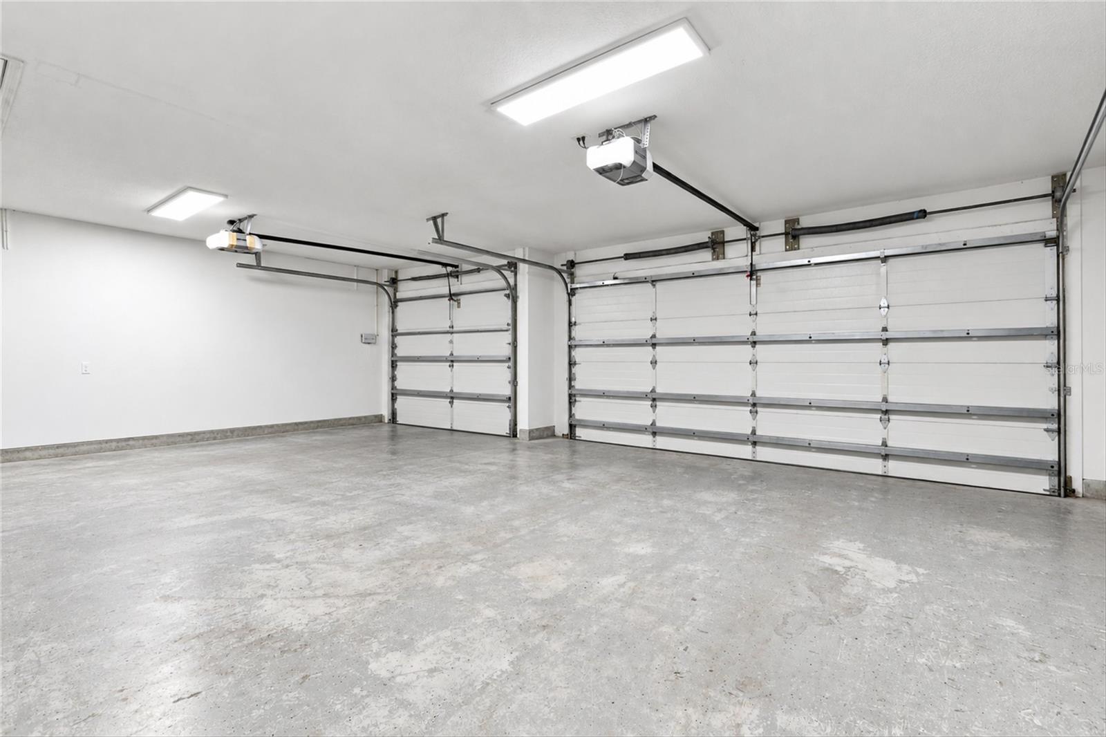 5037 WESLEY DR — photo 34