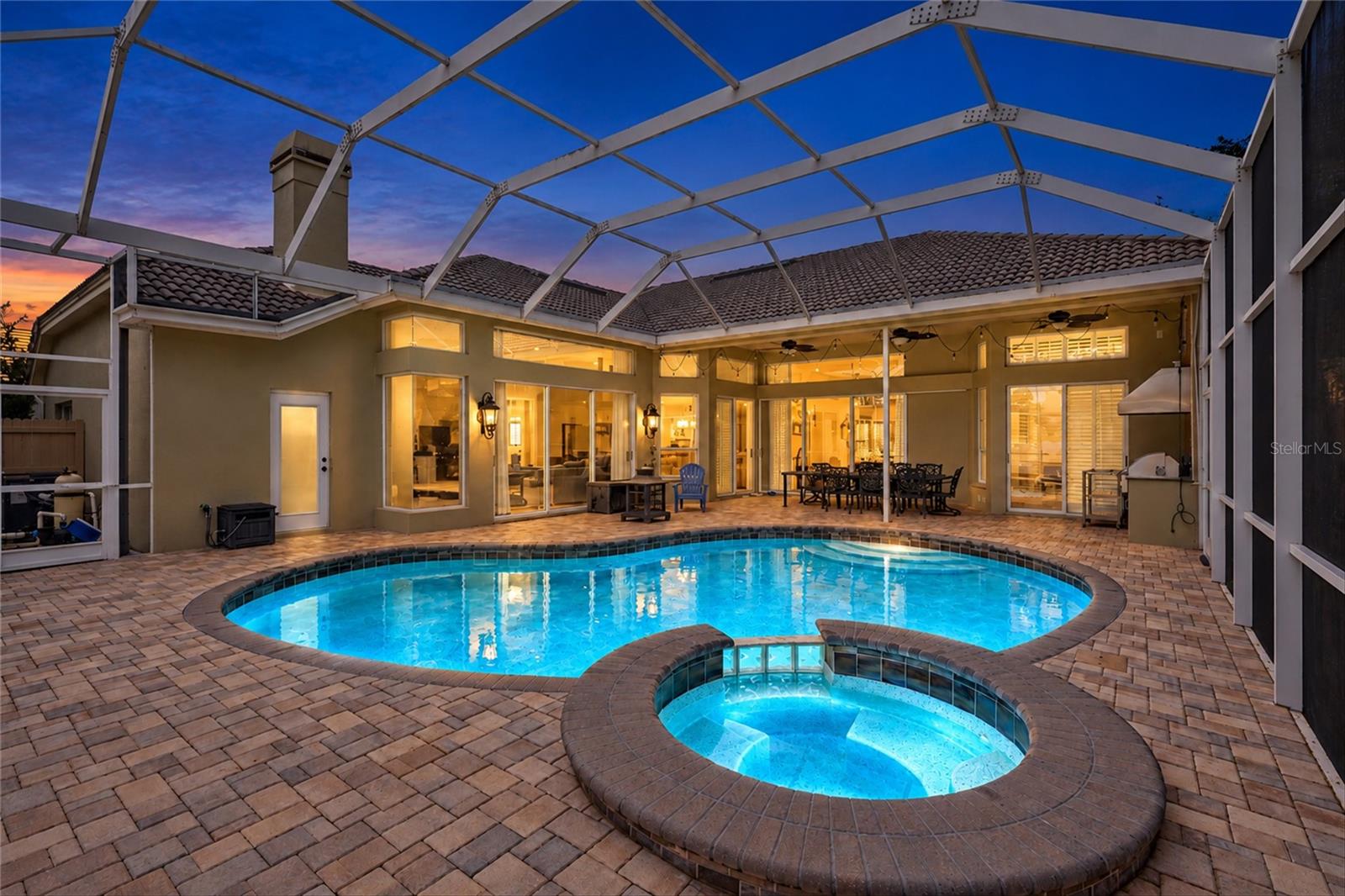 5037 WESLEY DR — photo 3