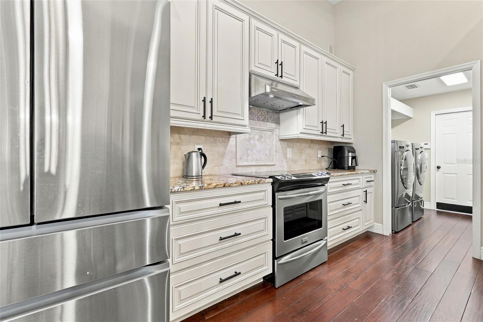 5037 WESLEY DR — photo 13