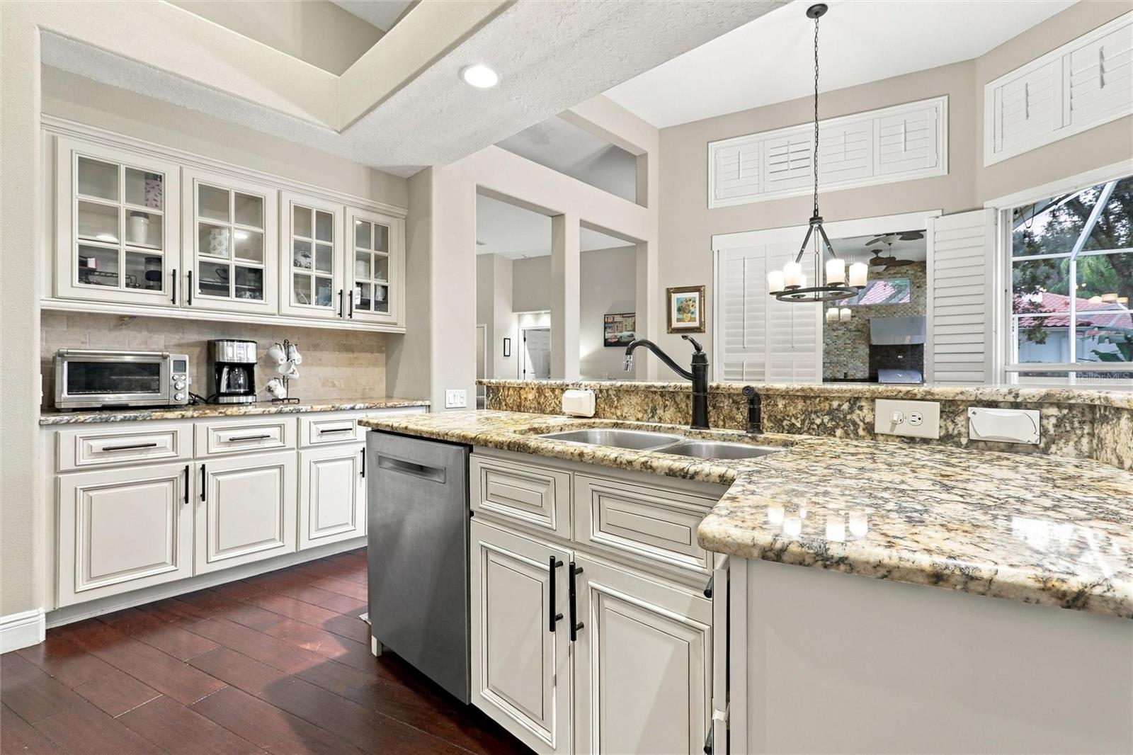 5037 WESLEY DR — photo 14
