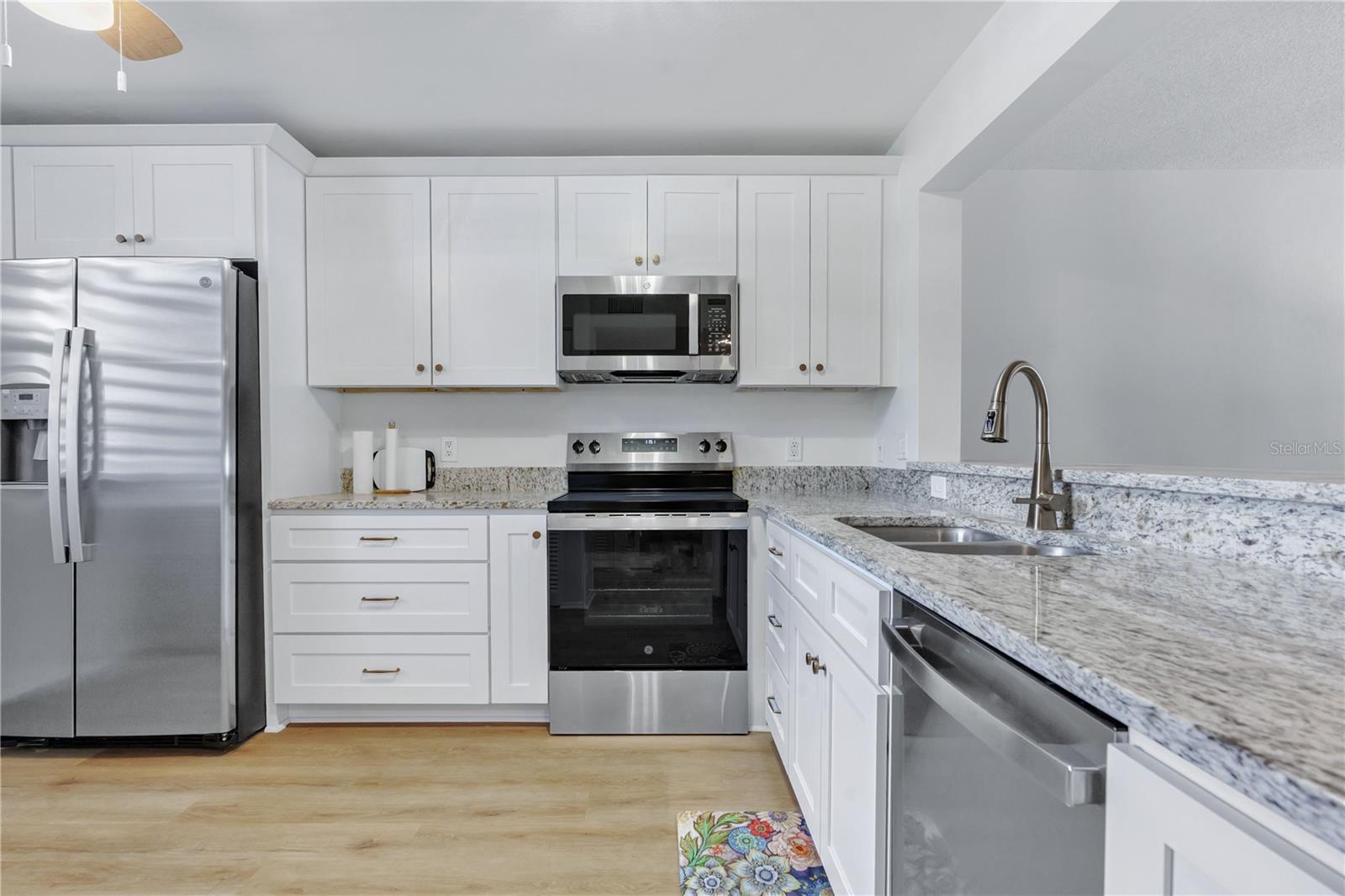 597 LAKESIDE DR #205 — photo 9