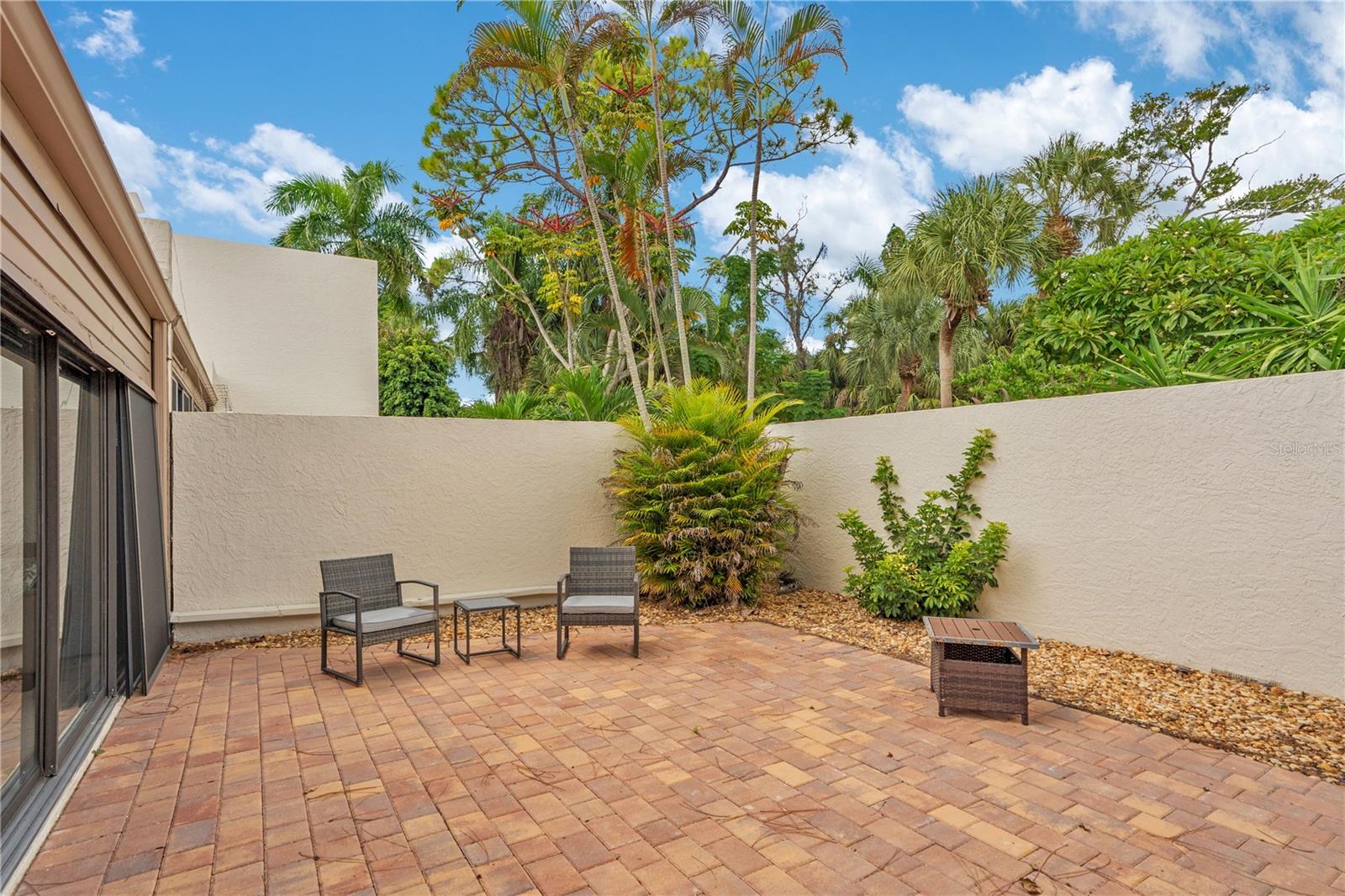 597 LAKESIDE DR #205 — photo 32