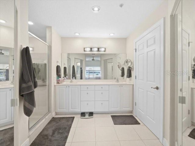 425 150TH AVE #2302 — photo 32