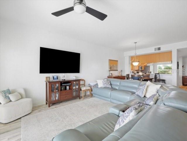 425 150TH AVE #2302 — photo 23