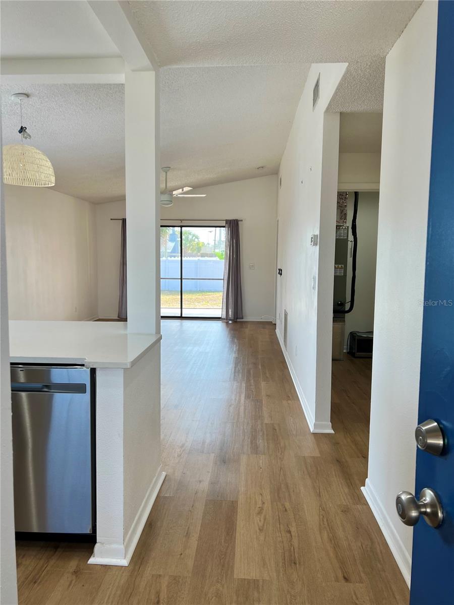 2132 JO AN DR — photo 2