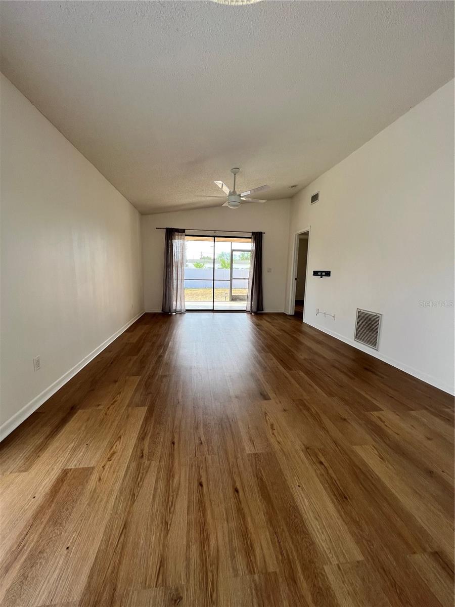 2132 JO AN DR — photo 6