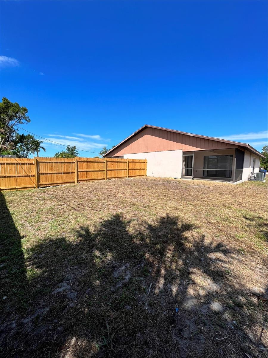 2132 JO AN DR — photo 20