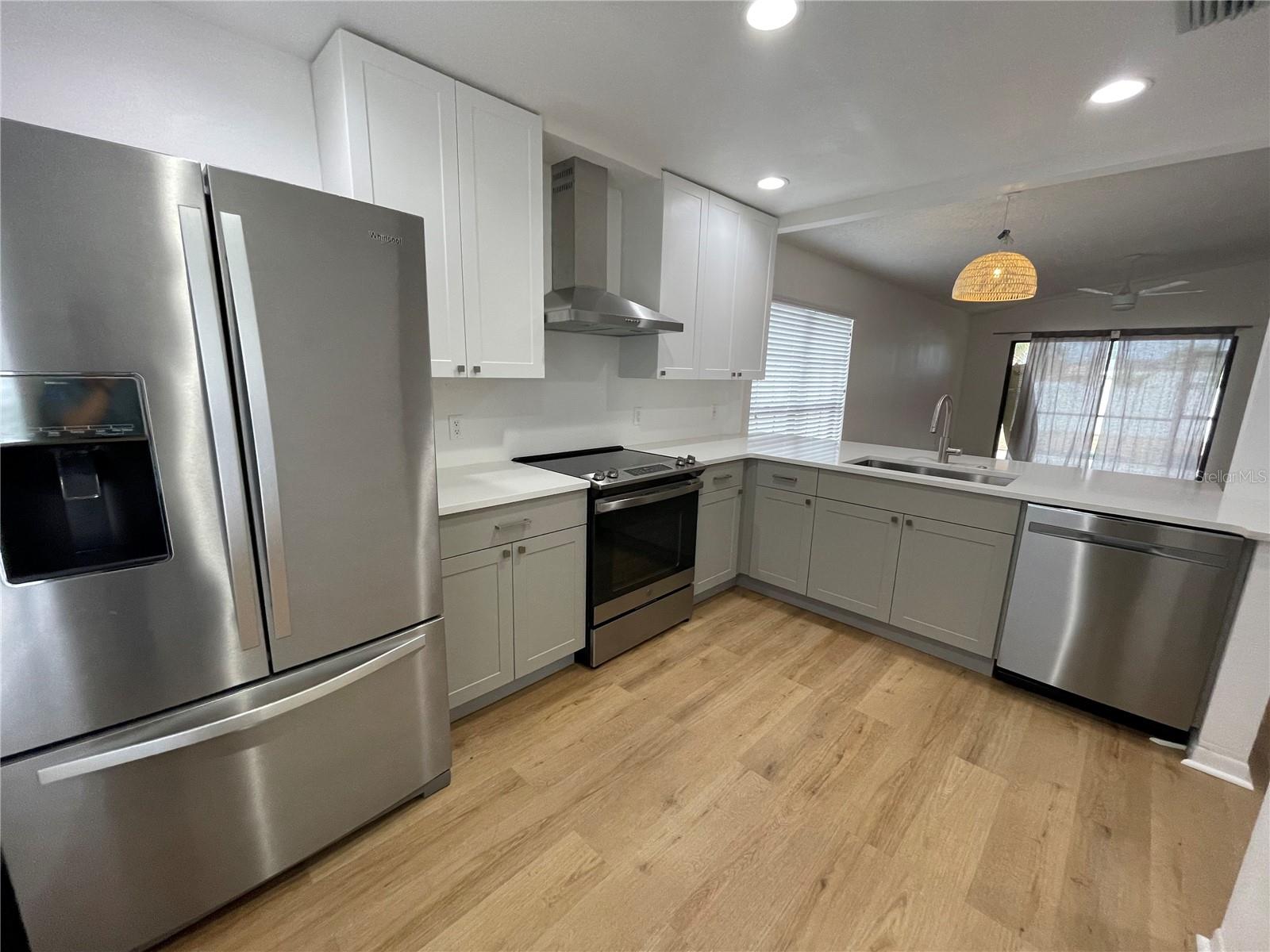 2132 JO AN DR — photo 3