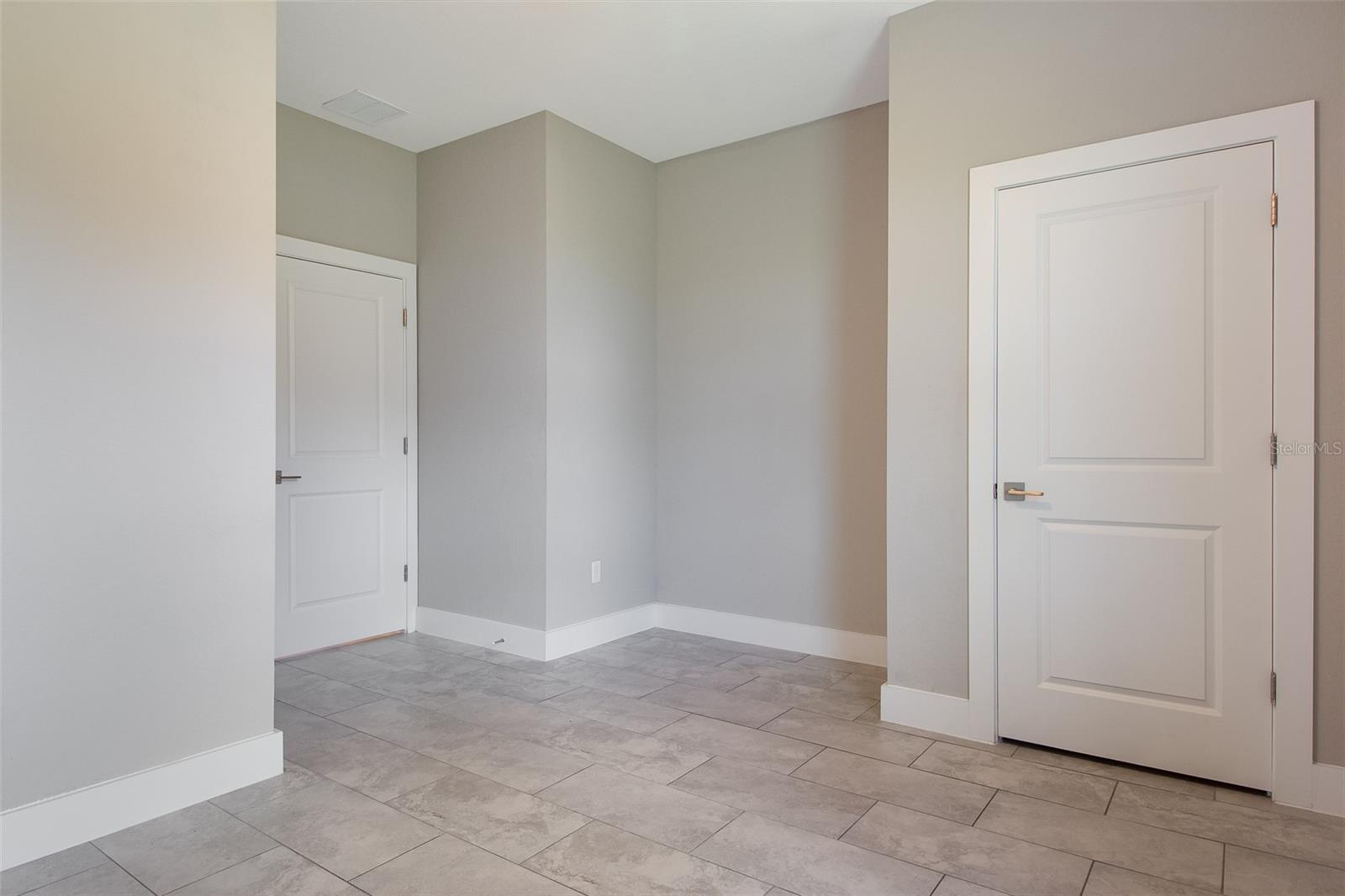 1175 E HALLMARK BLVD — photo 28