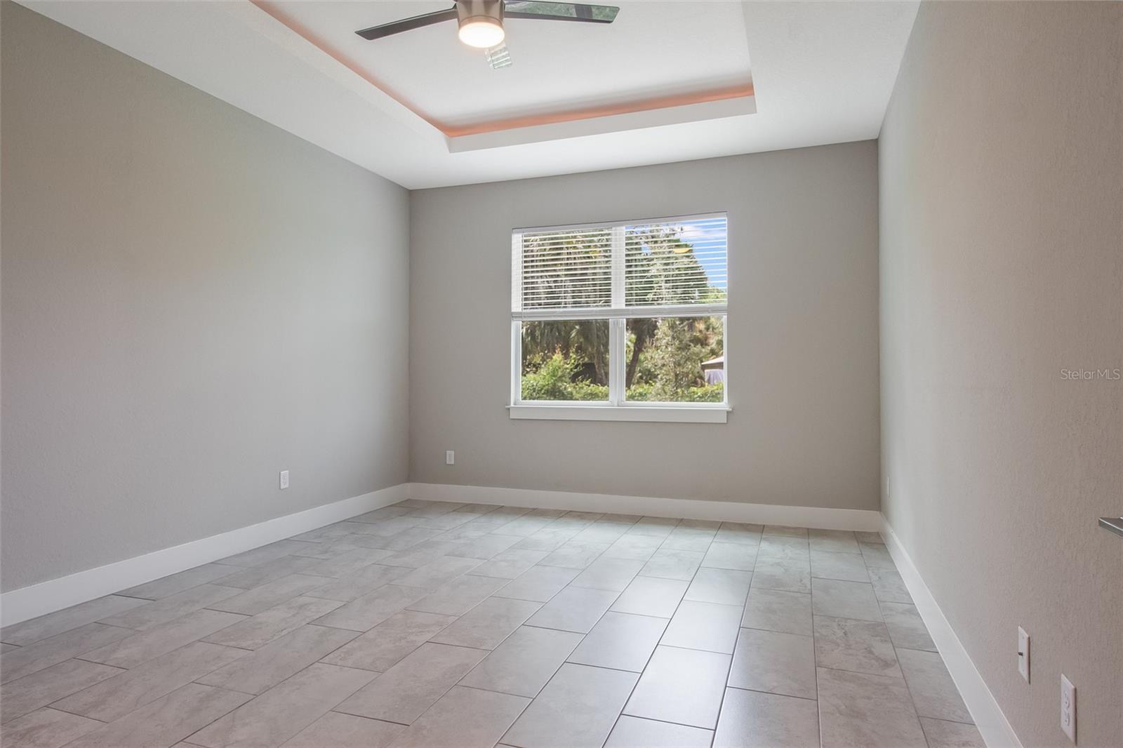 1175 E HALLMARK BLVD — photo 22