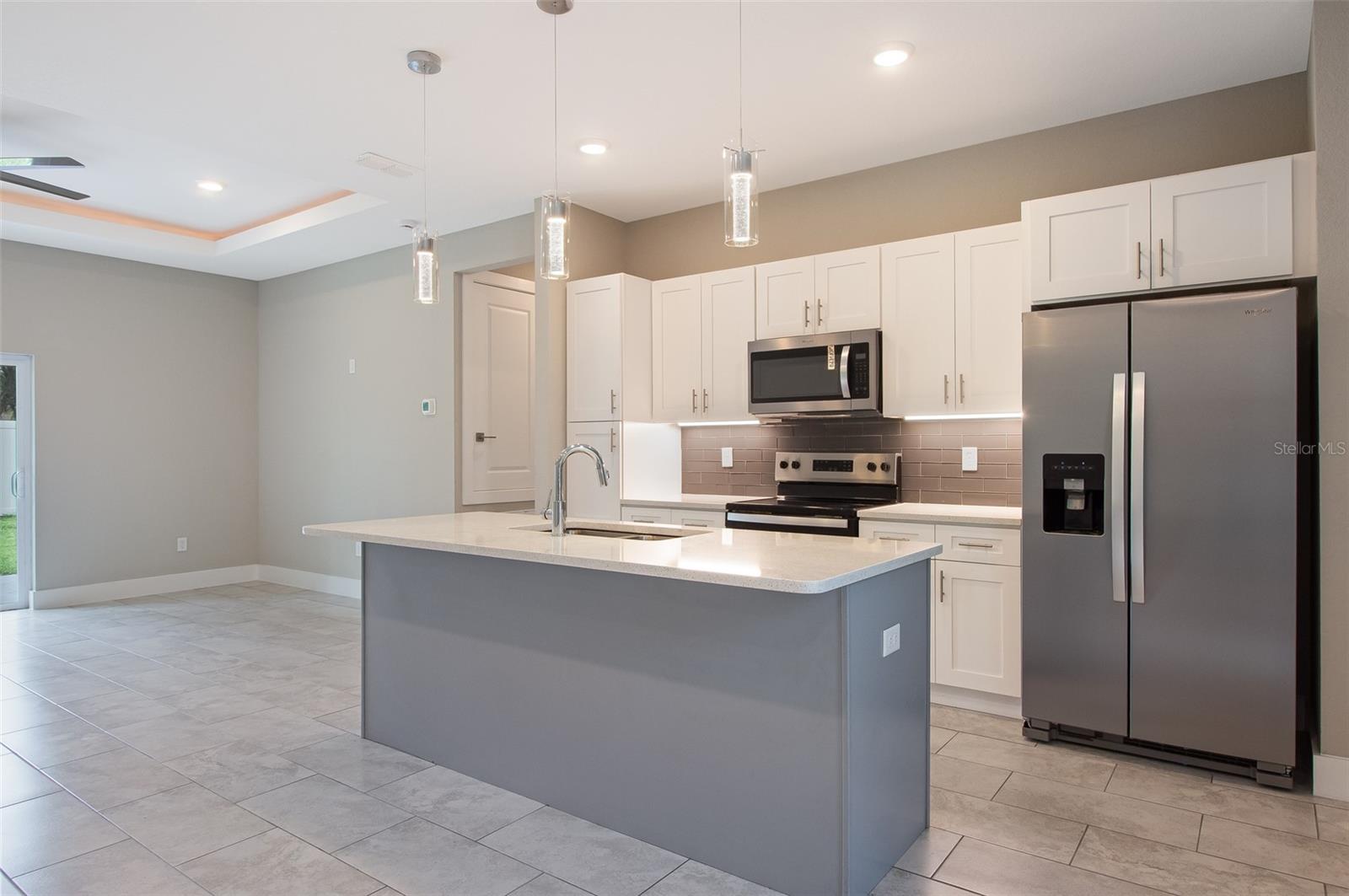 1175 E HALLMARK BLVD — photo 11