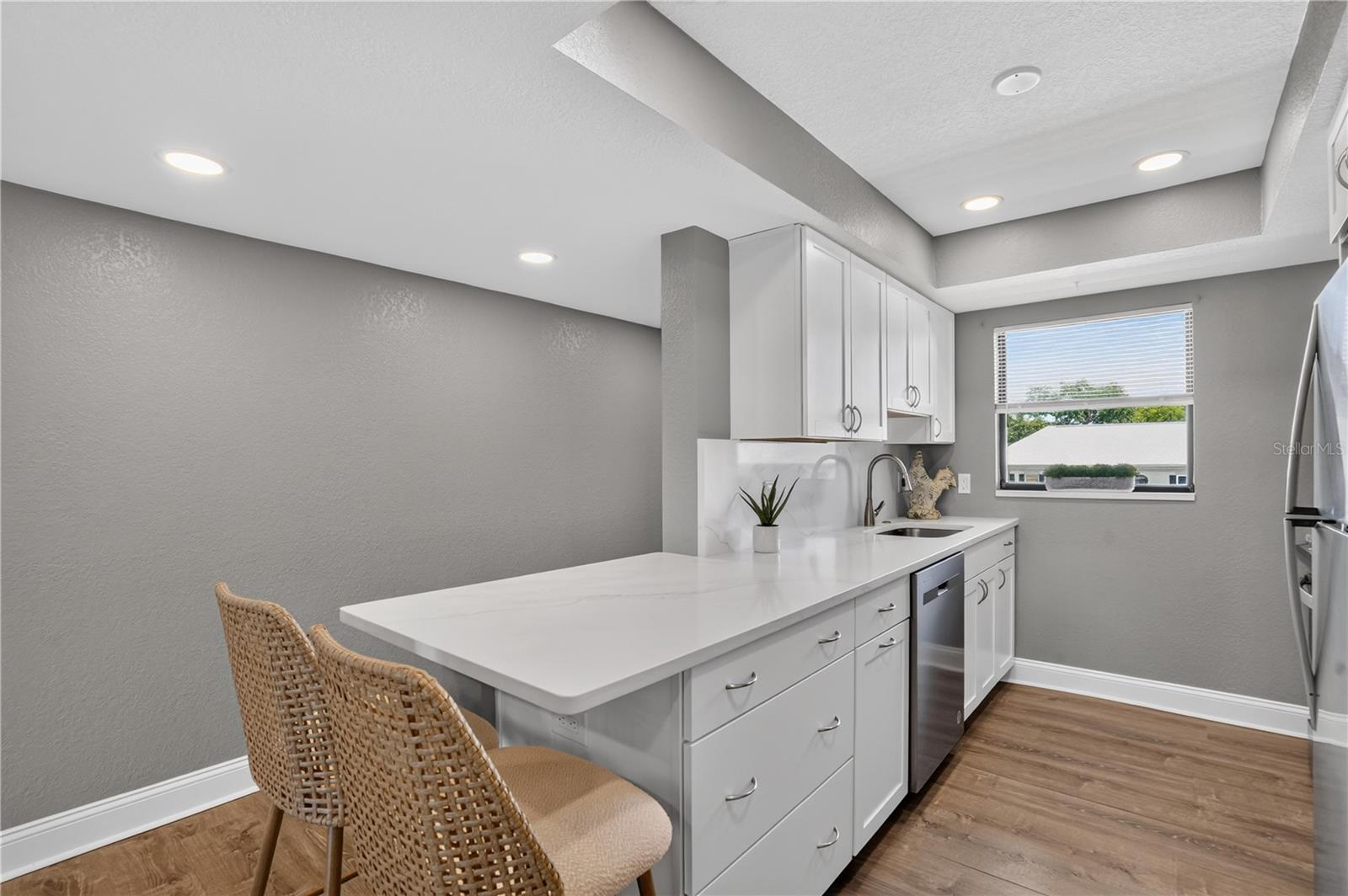 7050 SUNSET DR S #211 — photo 12