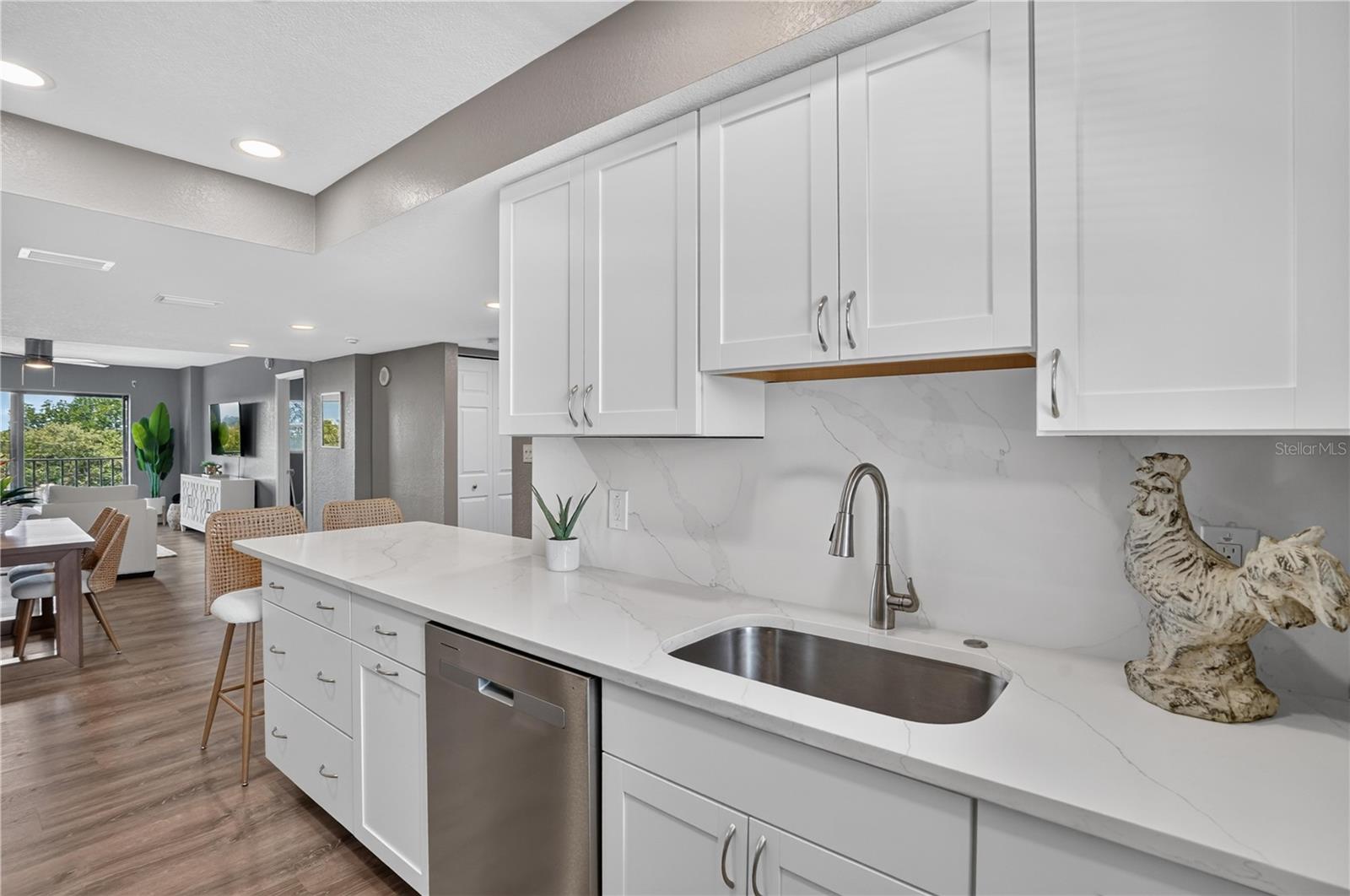 7050 SUNSET DR S #211 — photo 10