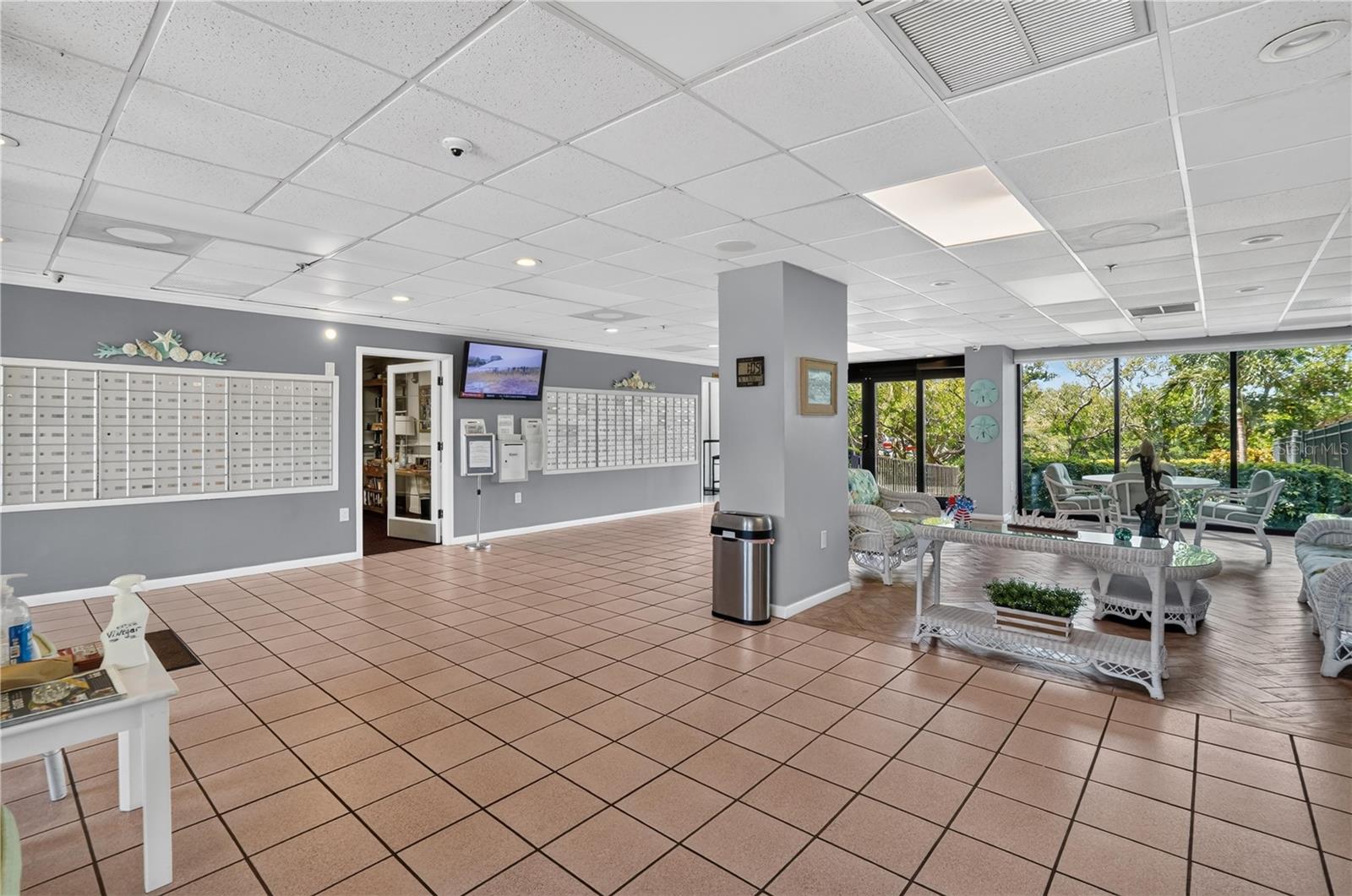 7050 SUNSET DR S #211 — photo 25