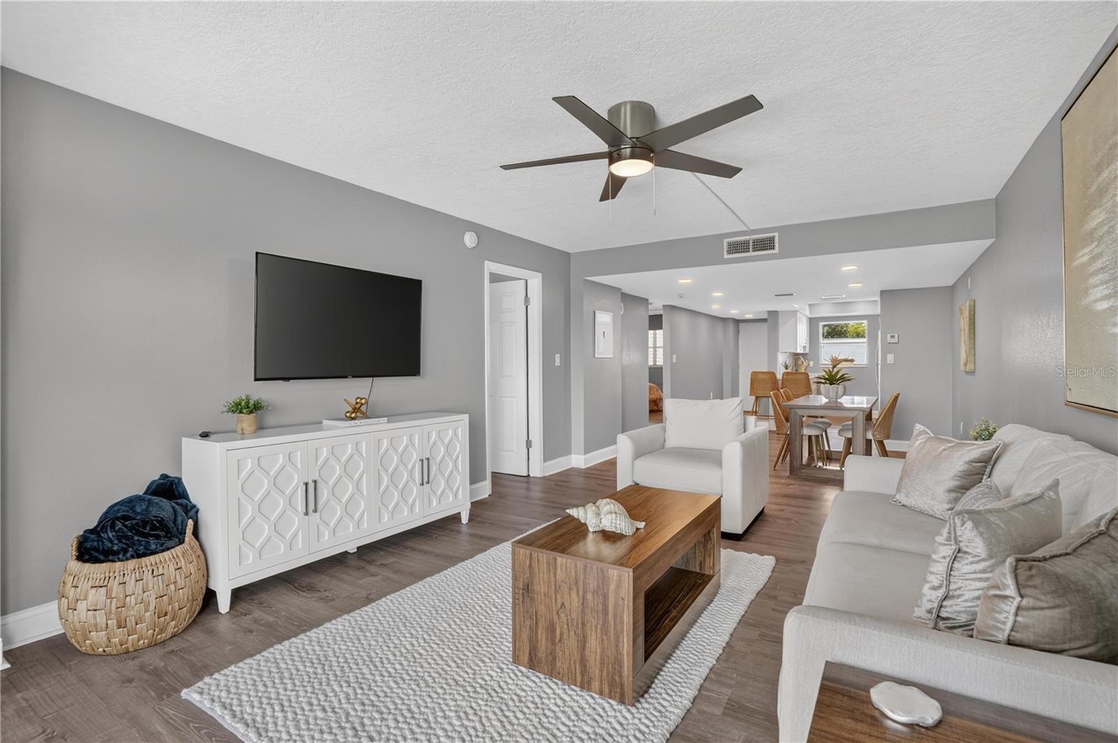7050 SUNSET DR S #211 — photo 8