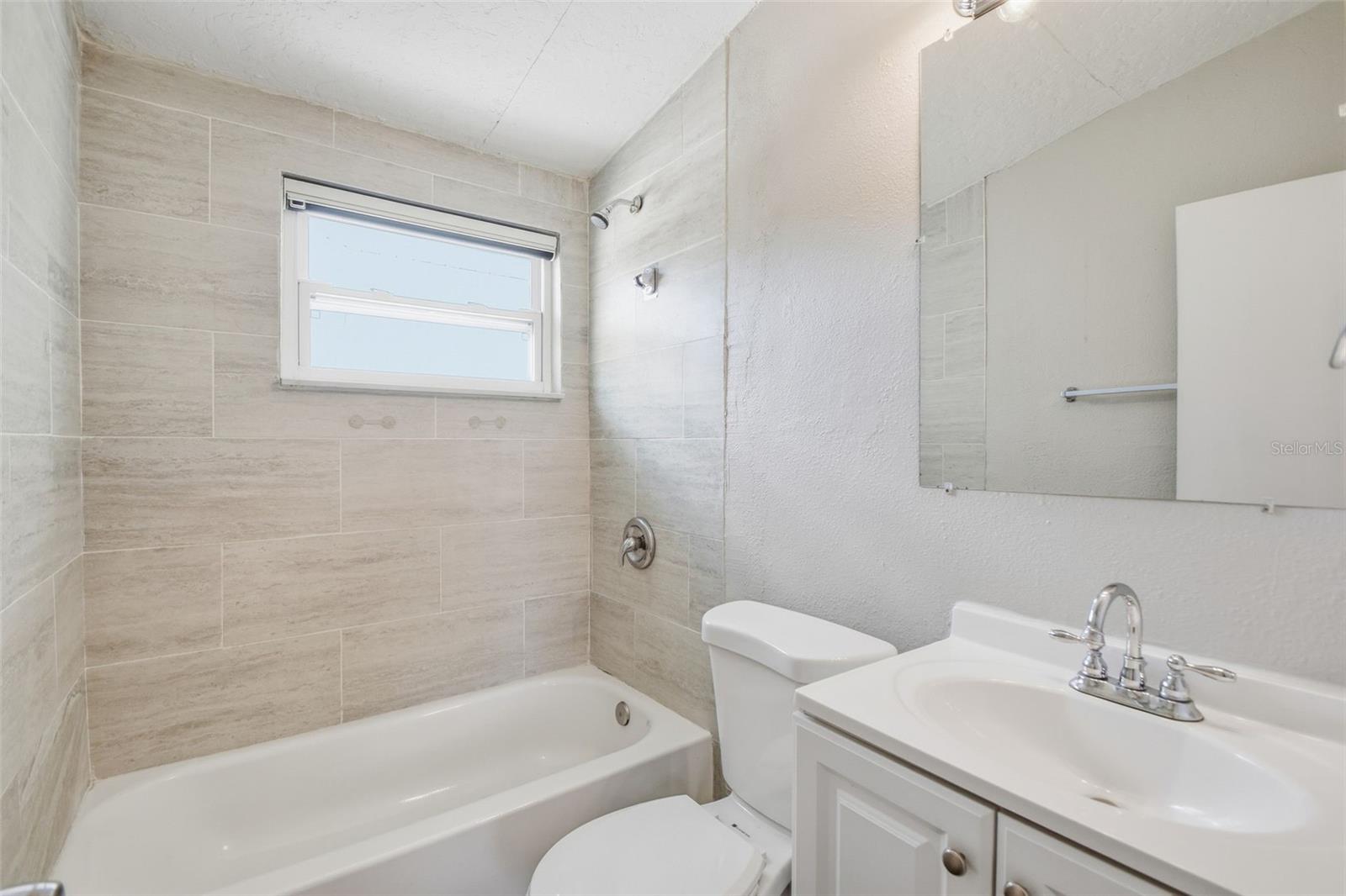 2141 MANGO AVE — photo 24